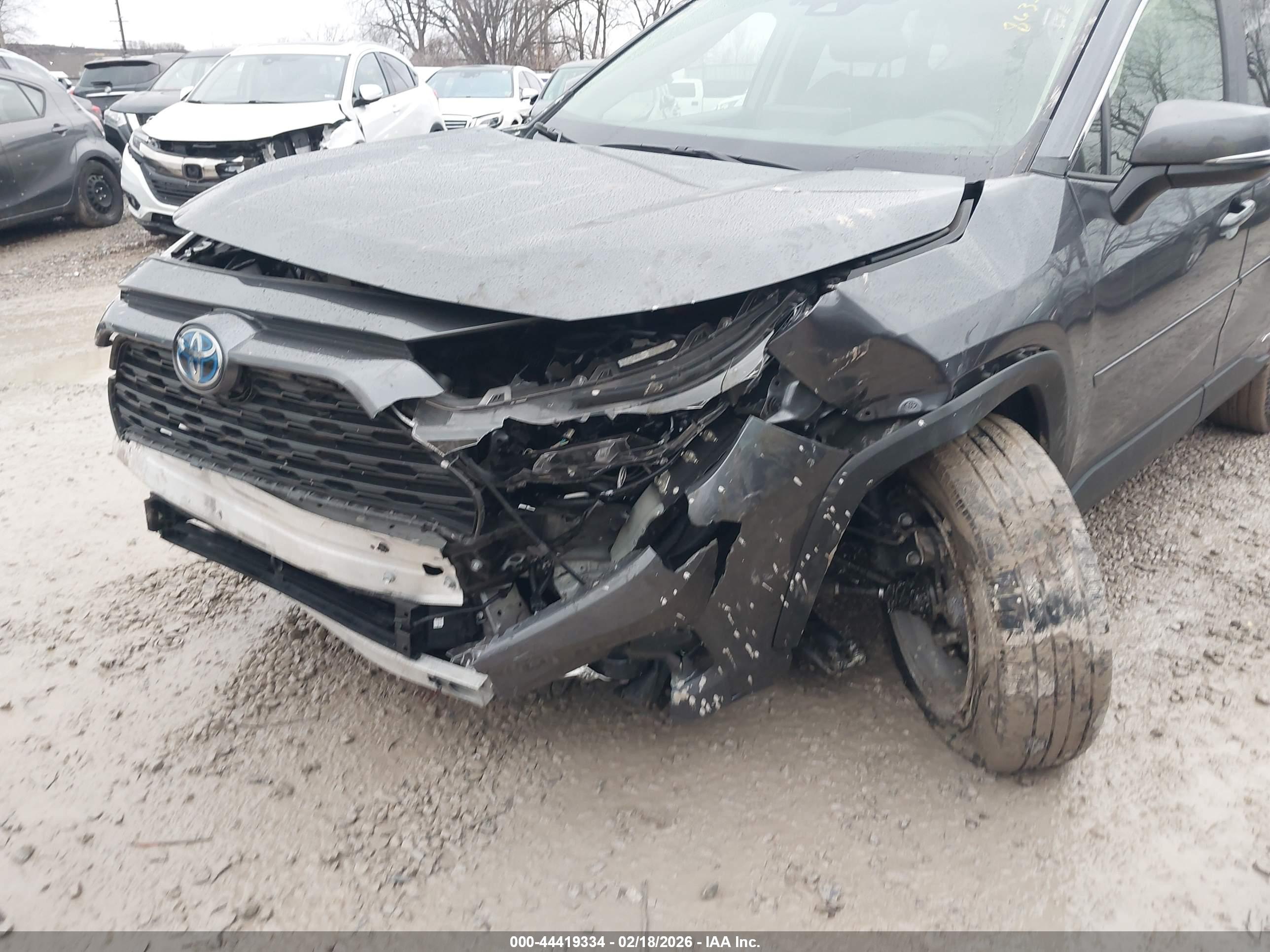 TOYOTA RAV4 image 6
