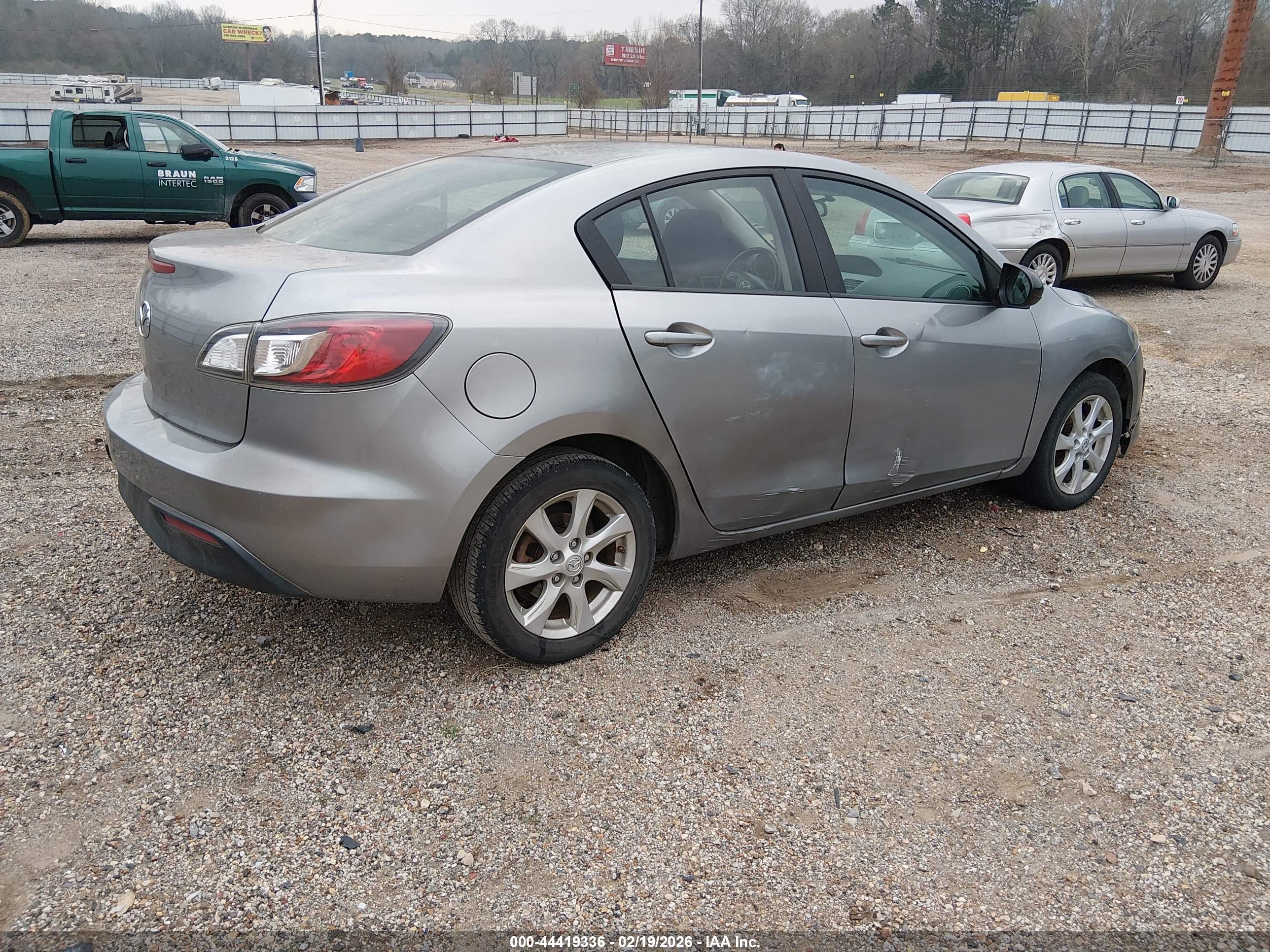 MAZDA MAZDA3 image 4
