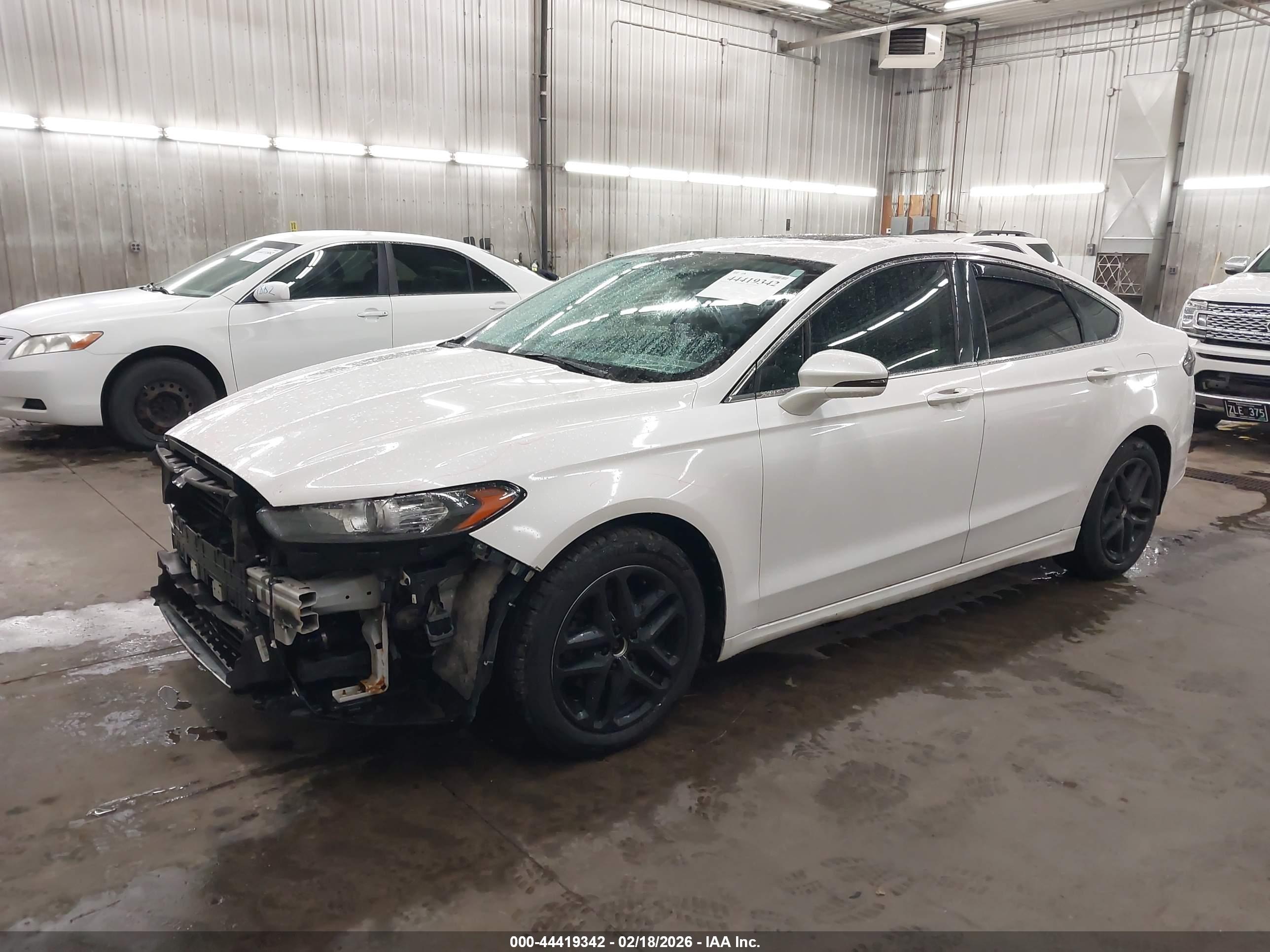 FORD FUSION image 2