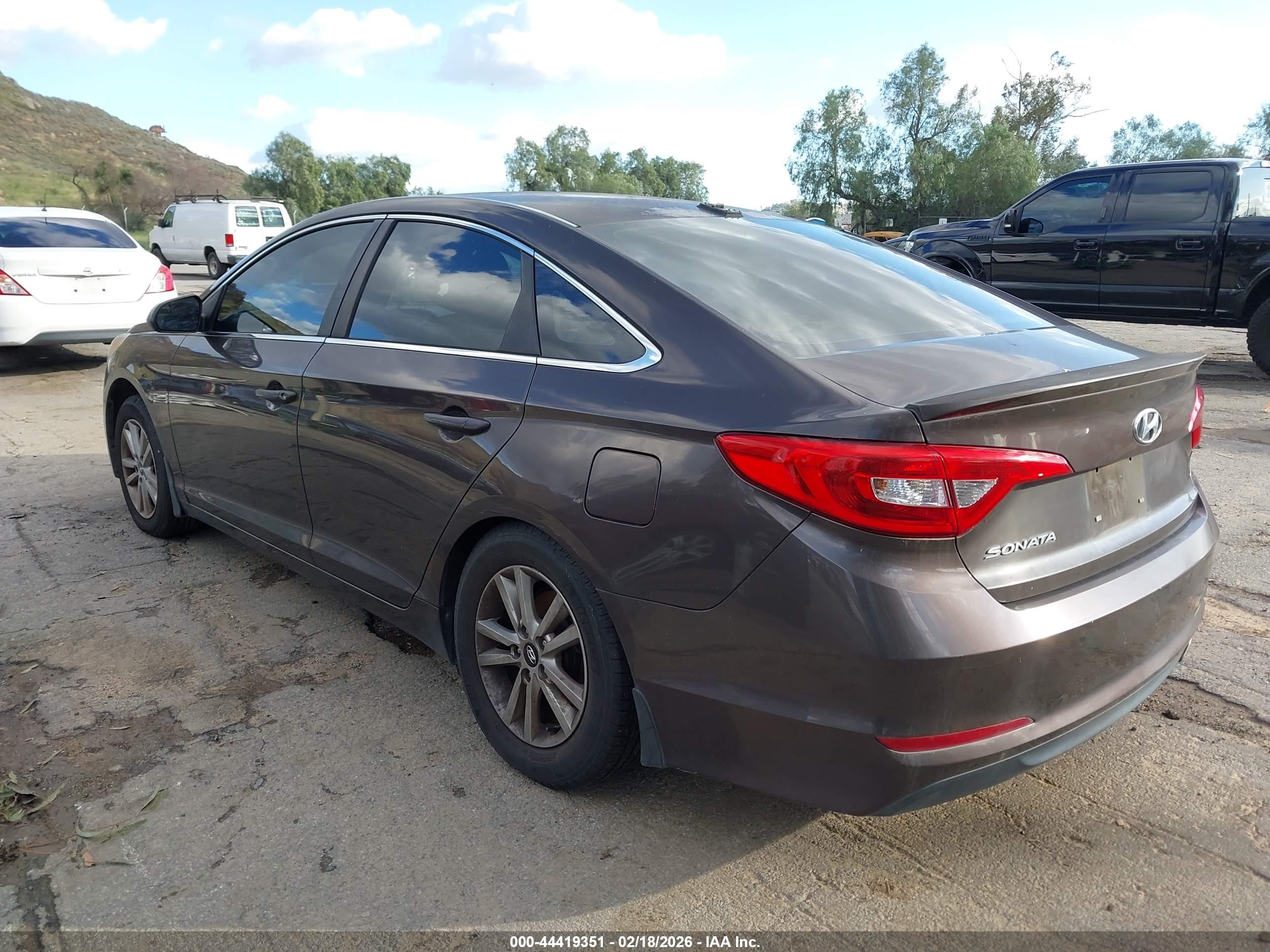 HYUNDAI SONATA image 3