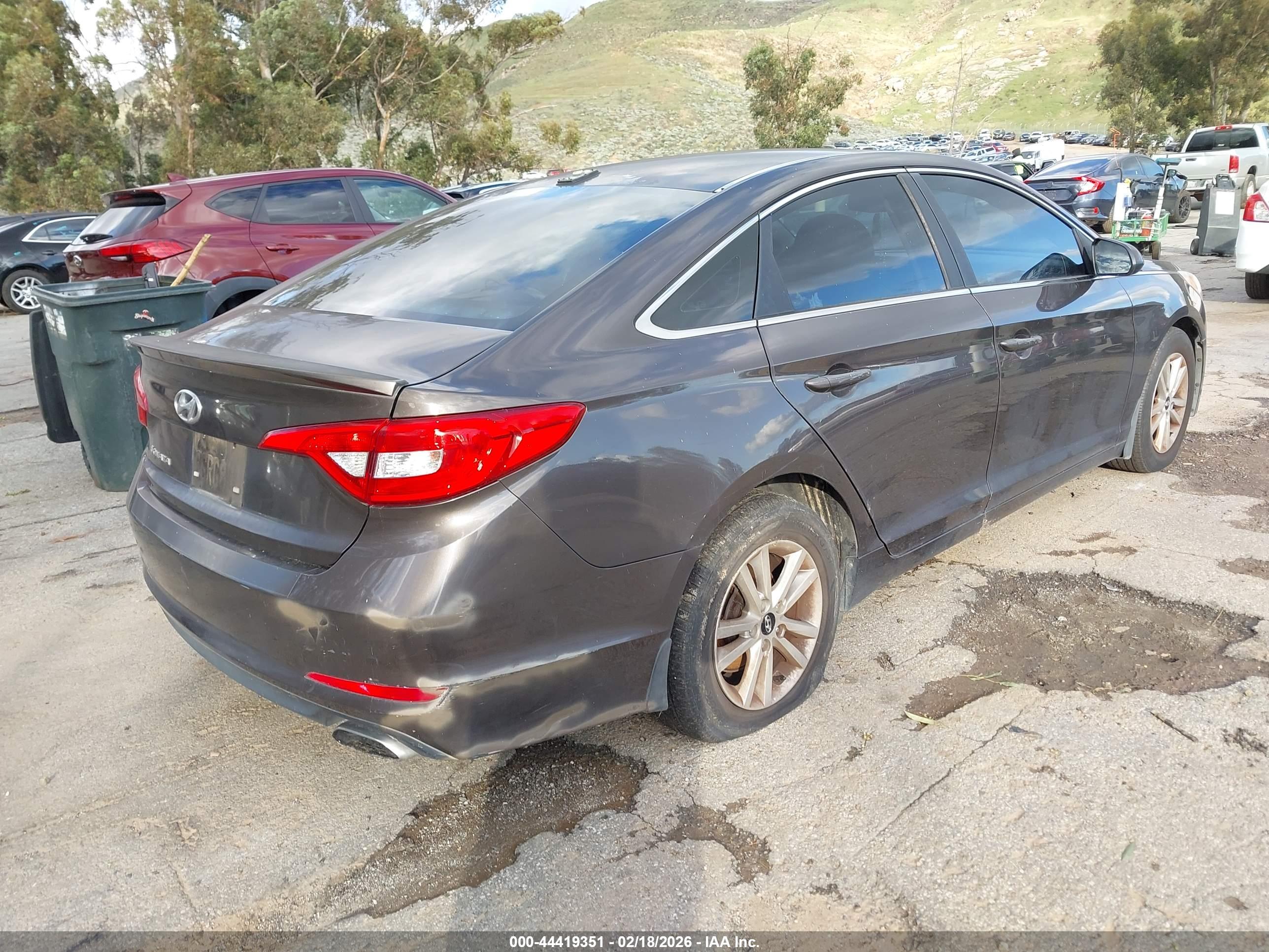 HYUNDAI SONATA image 4