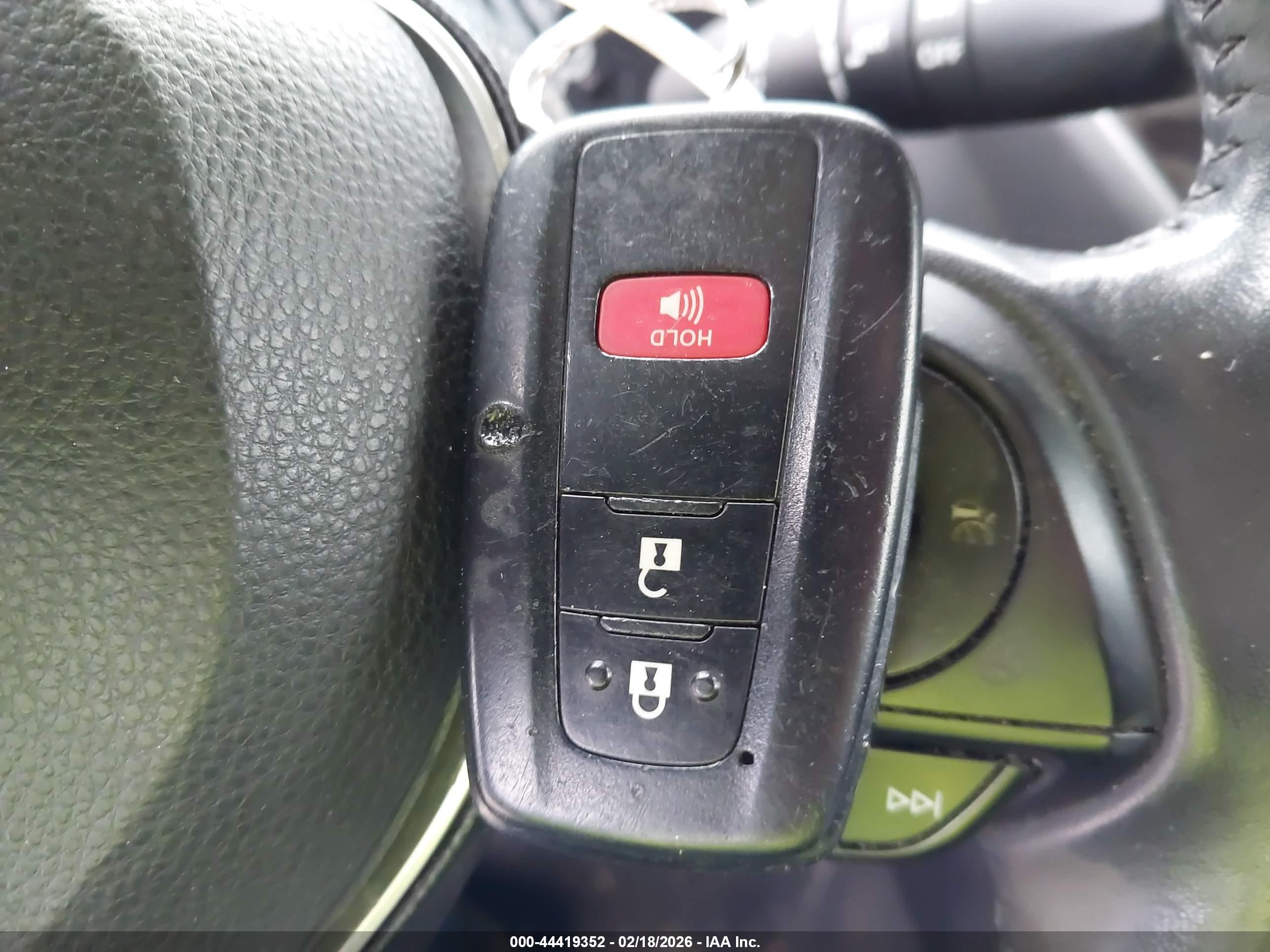 TOYOTA COROLLA image 11