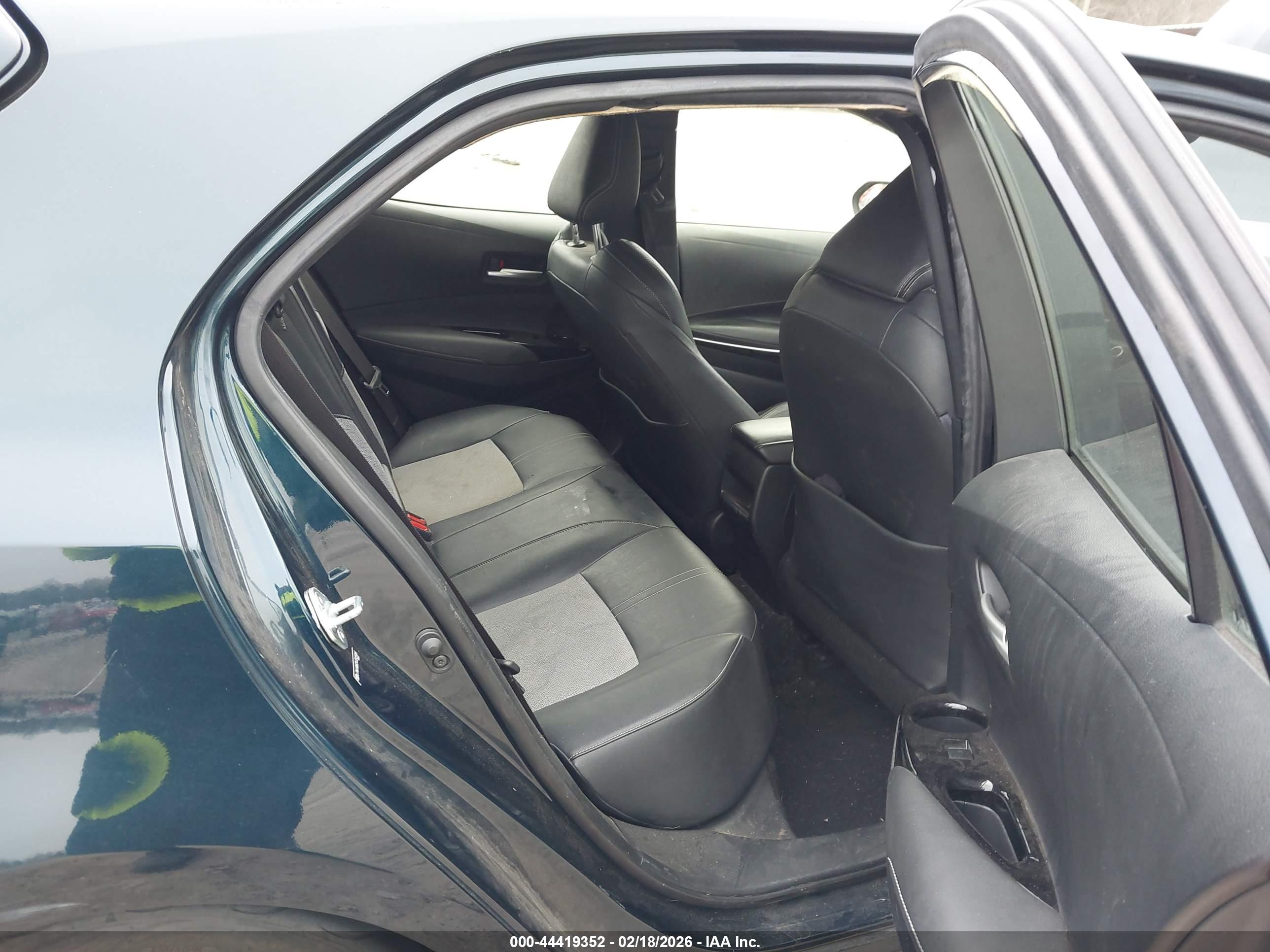 TOYOTA COROLLA image 8