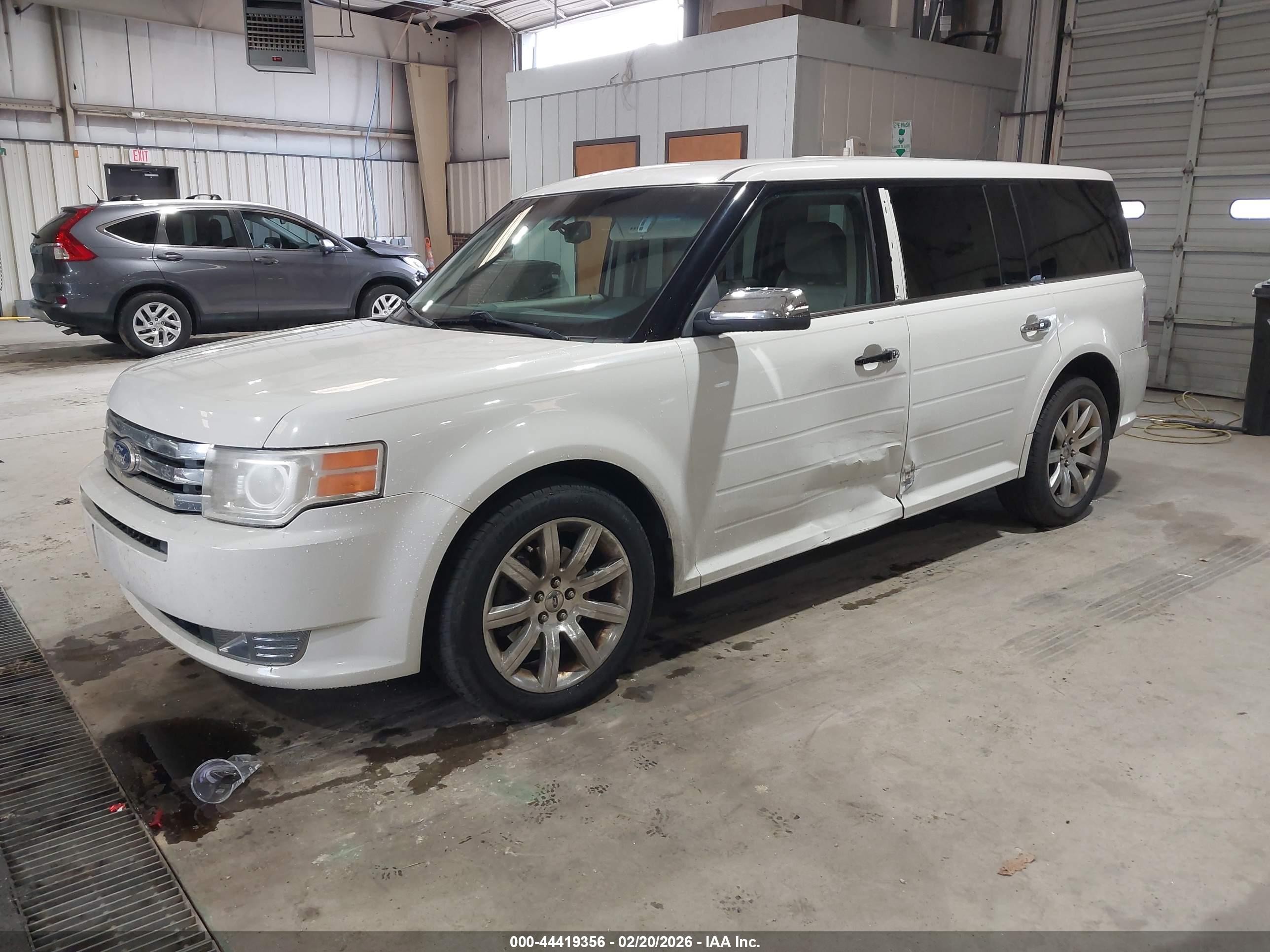 FORD FLEX image 2