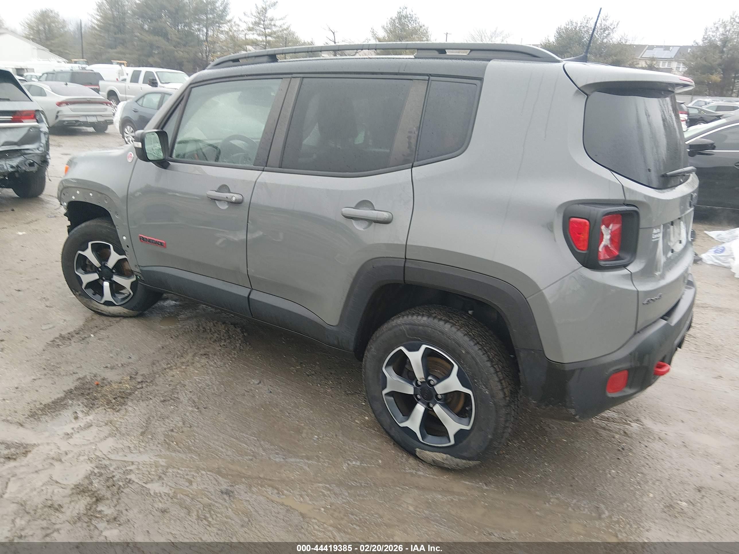 JEEP RENEGADE image 3
