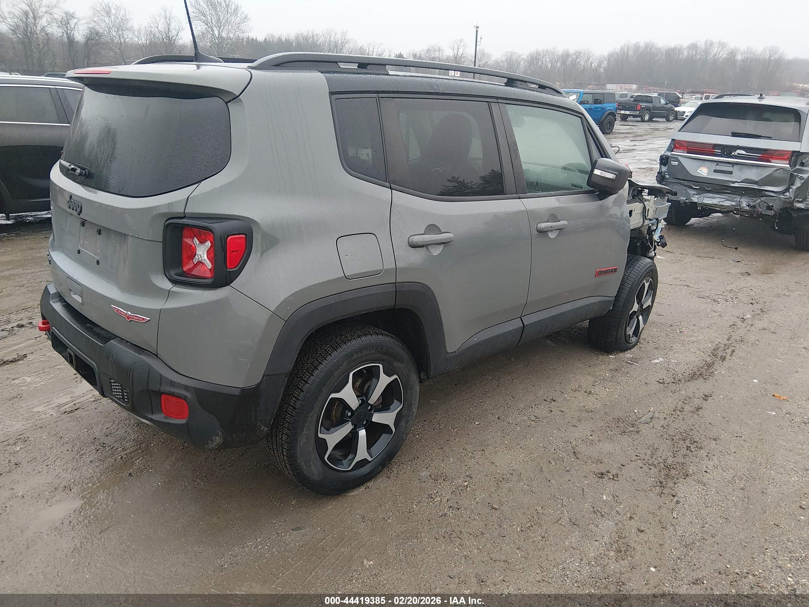 JEEP RENEGADE image 4