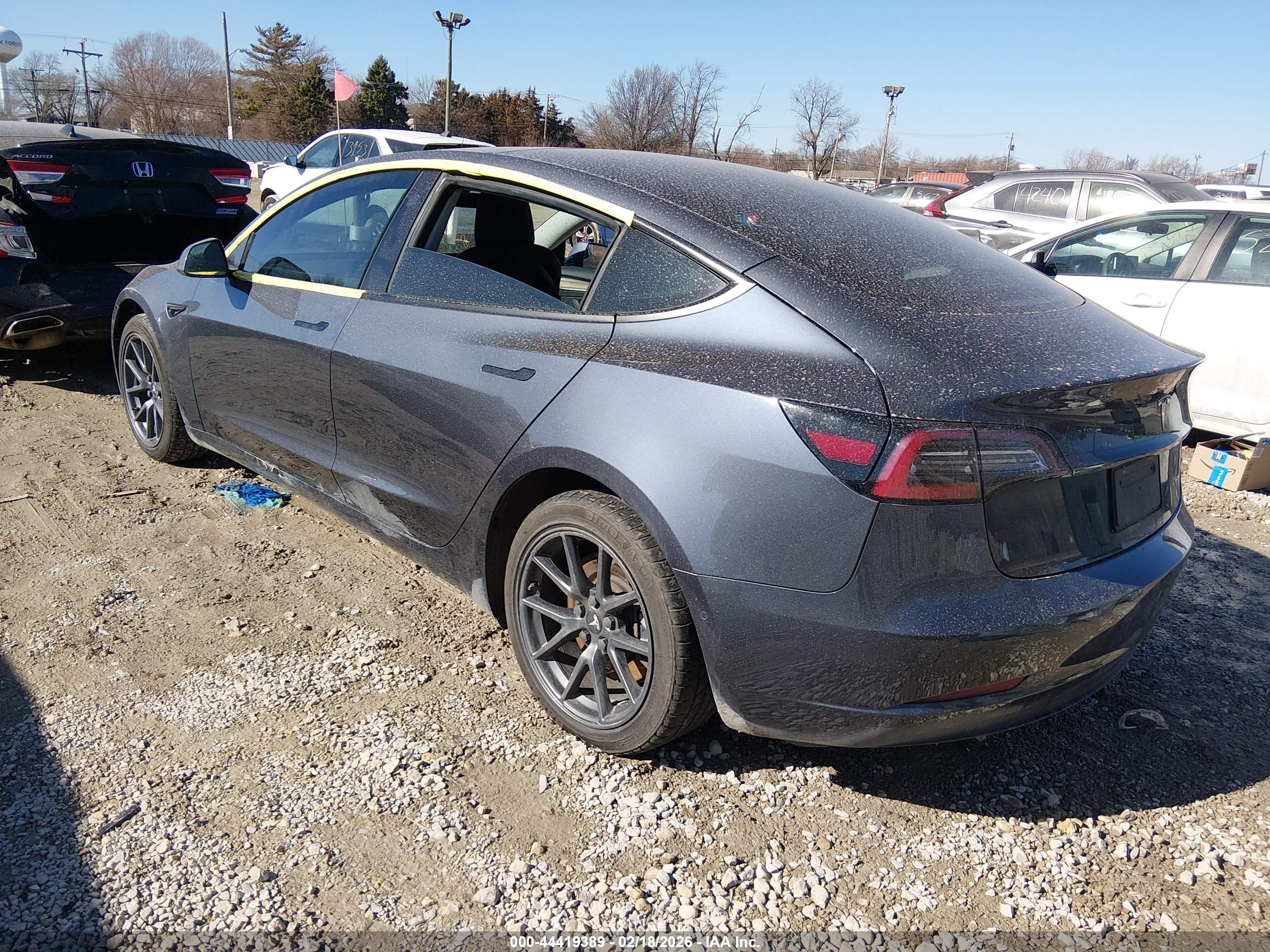 TESLA MODEL image 3