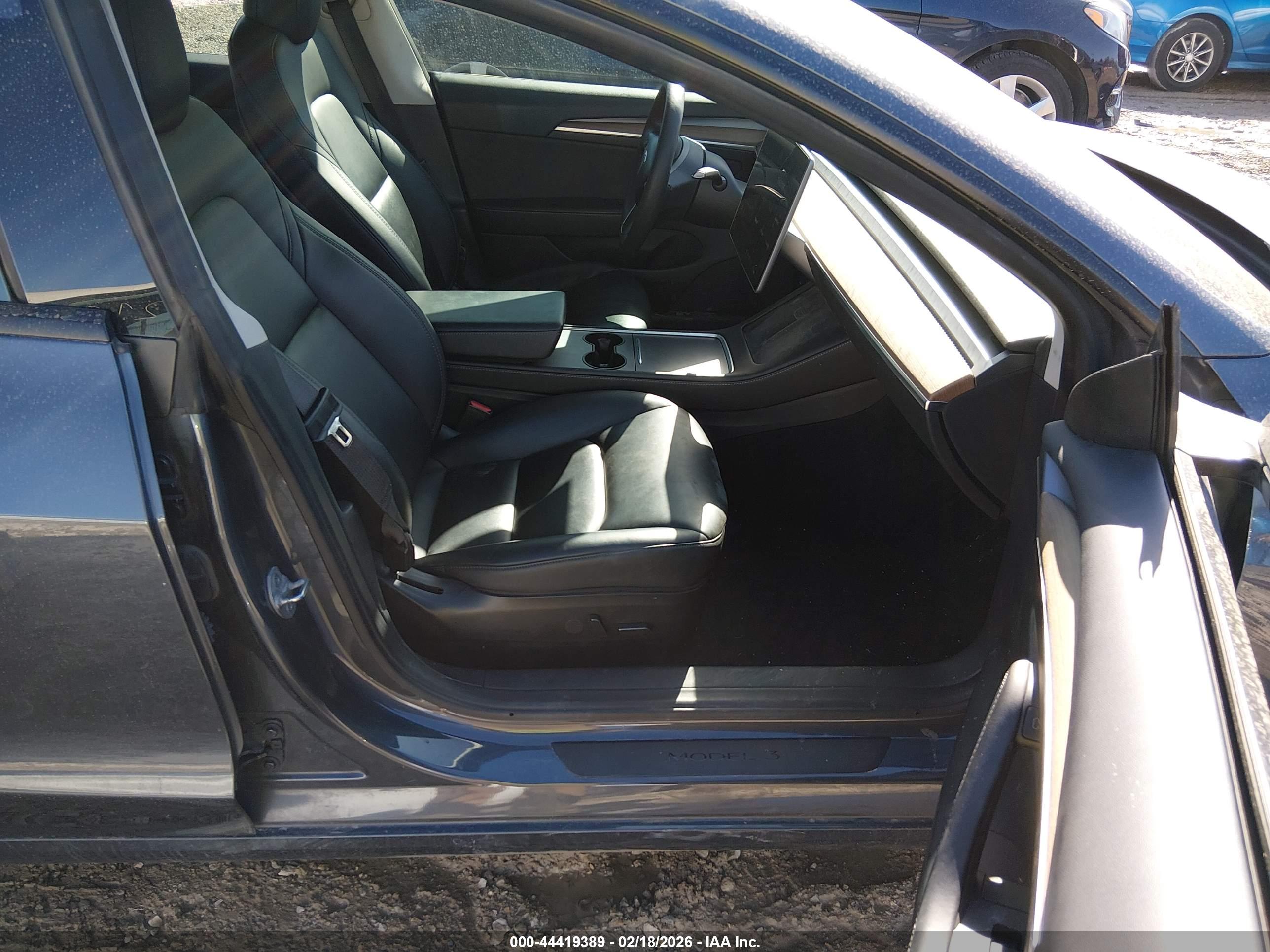 TESLA MODEL image 5