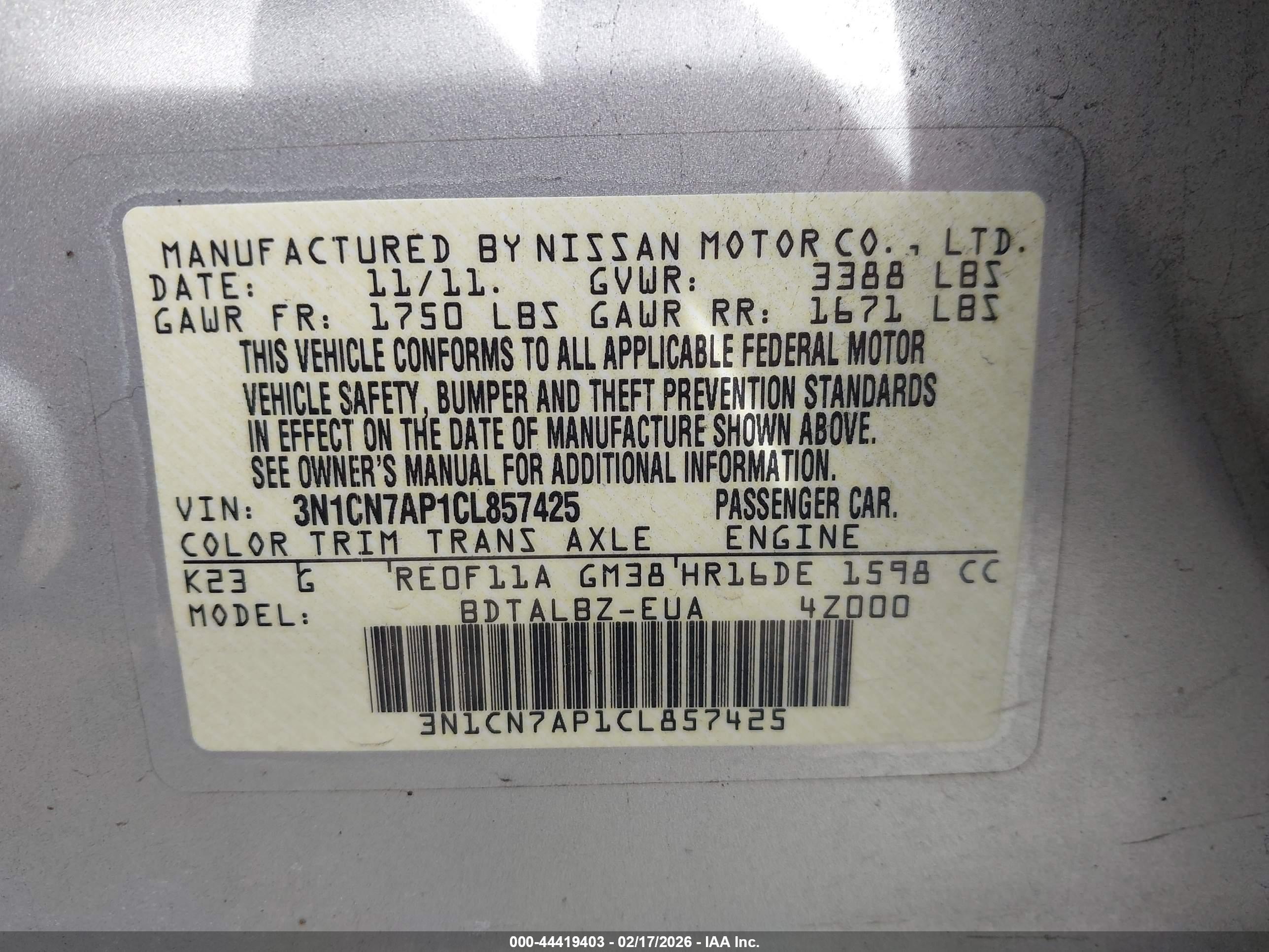 NISSAN VERSA image 9