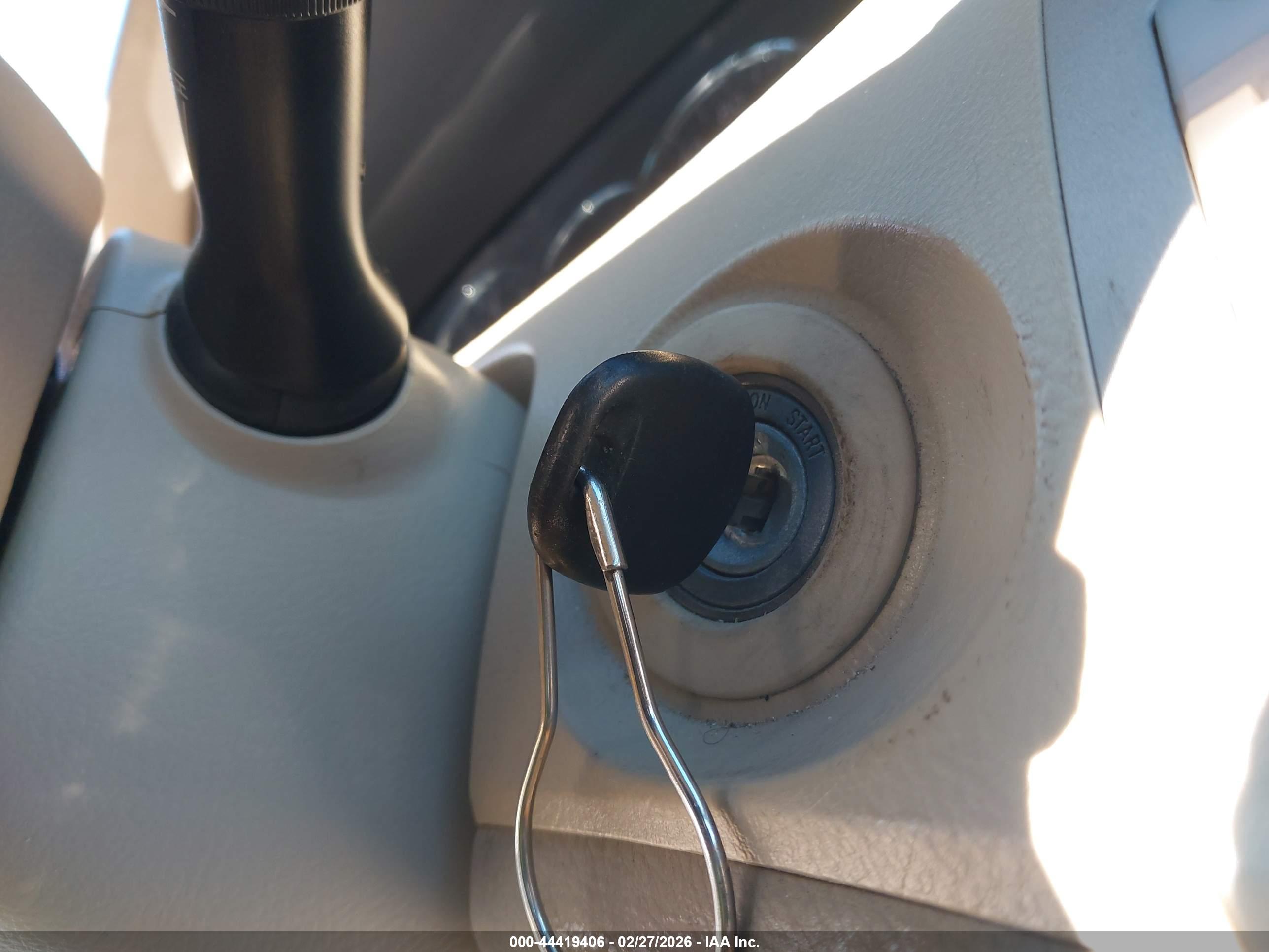 TOYOTA AVALON image 11