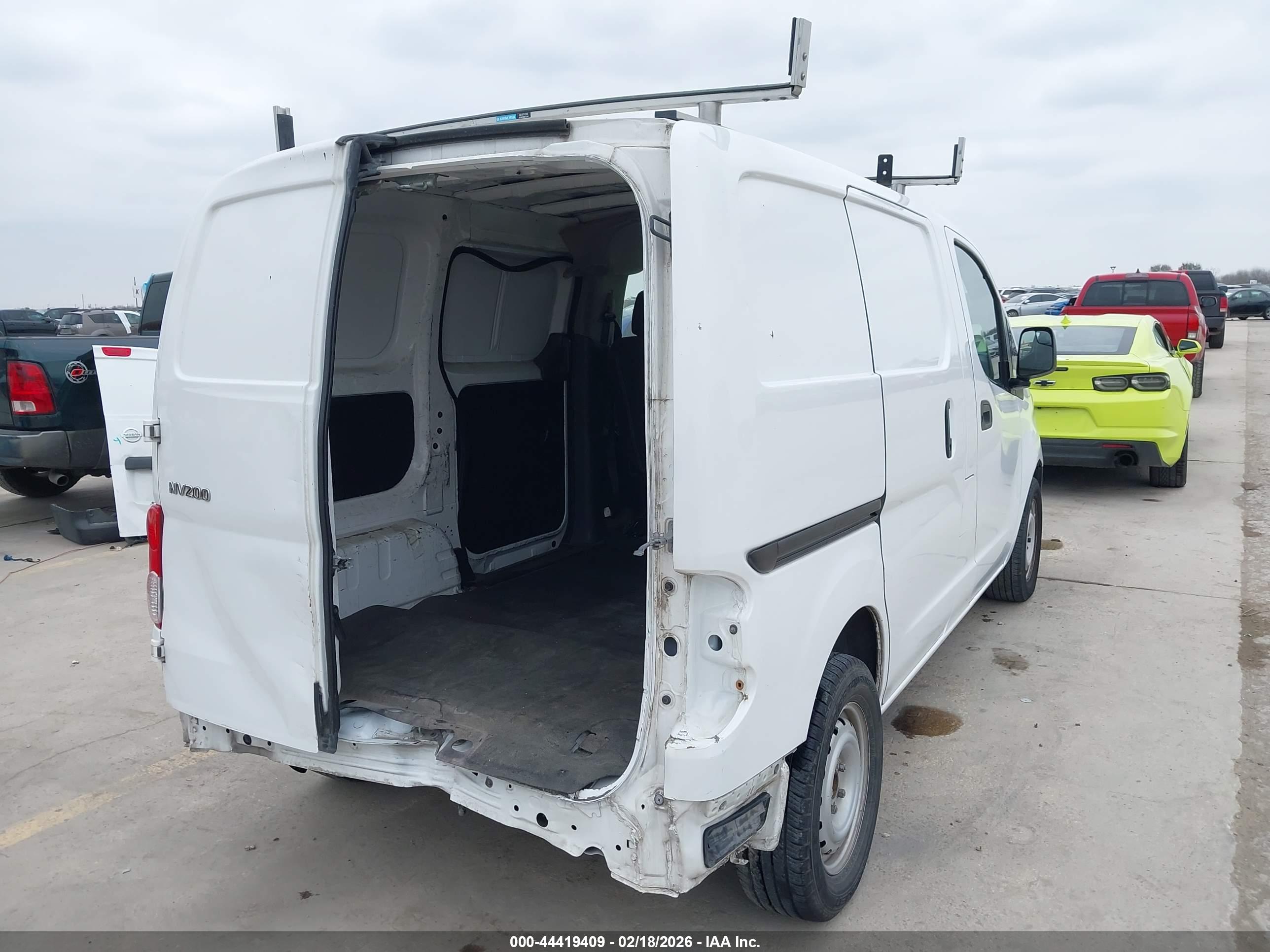 NISSAN NV200 image 6