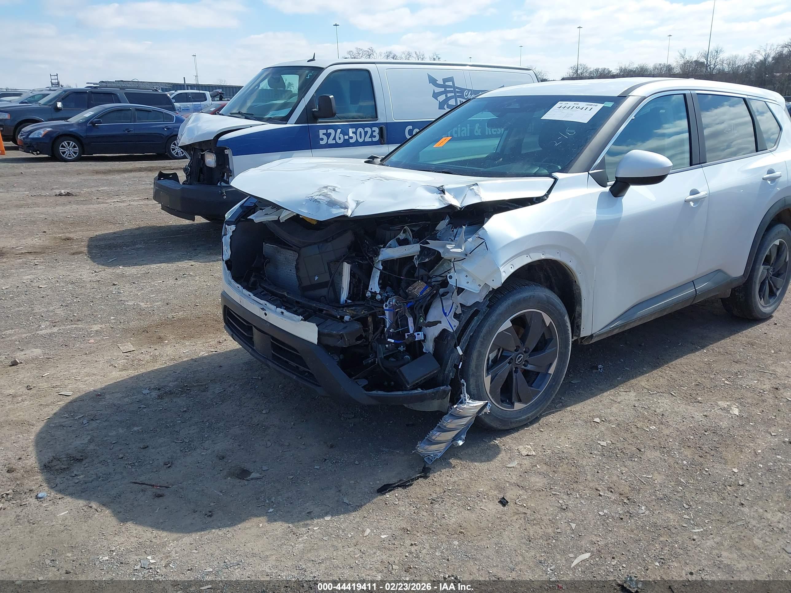 NISSAN ROGUE image 6