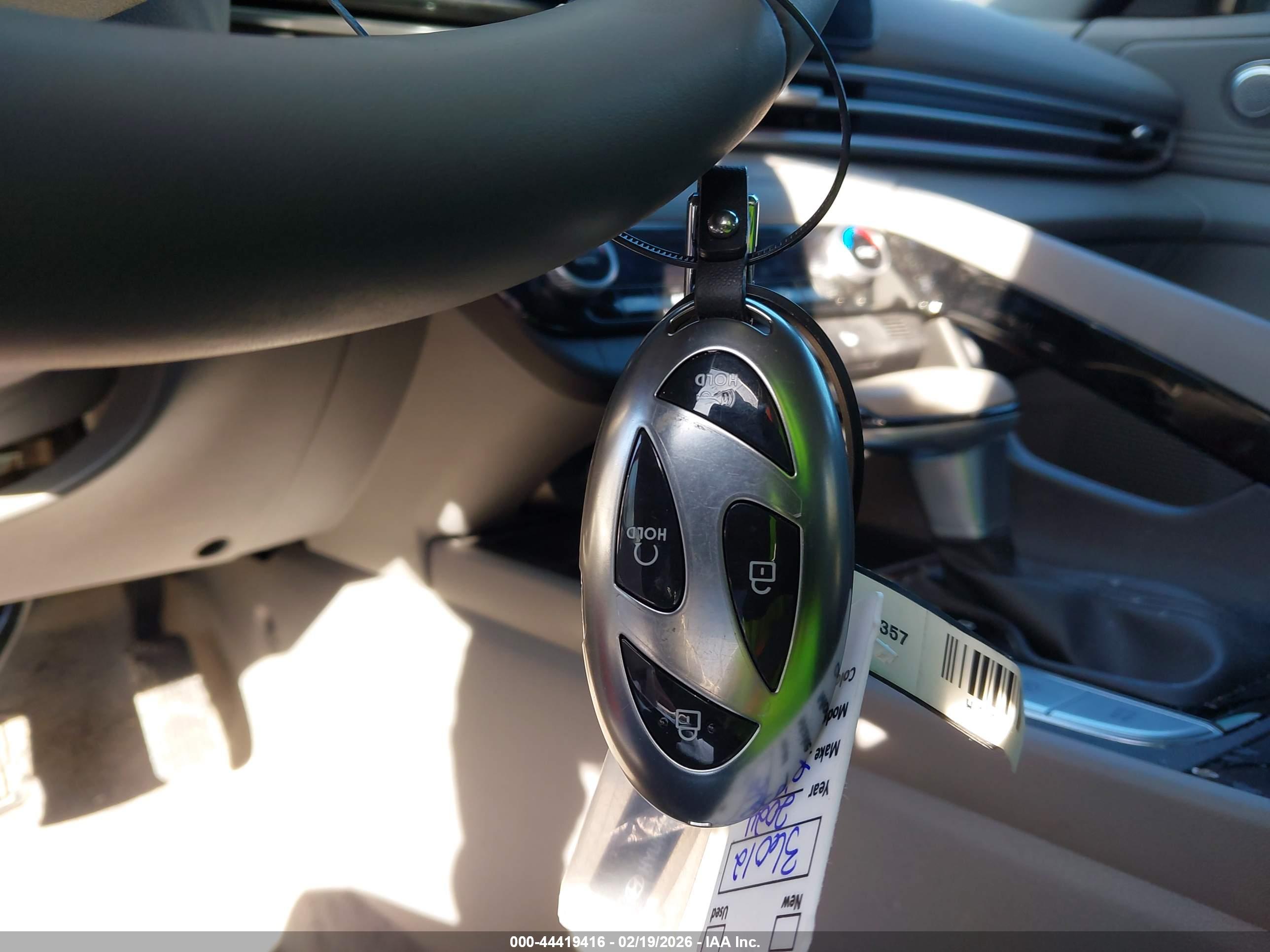 HYUNDAI ELANTRA image 11