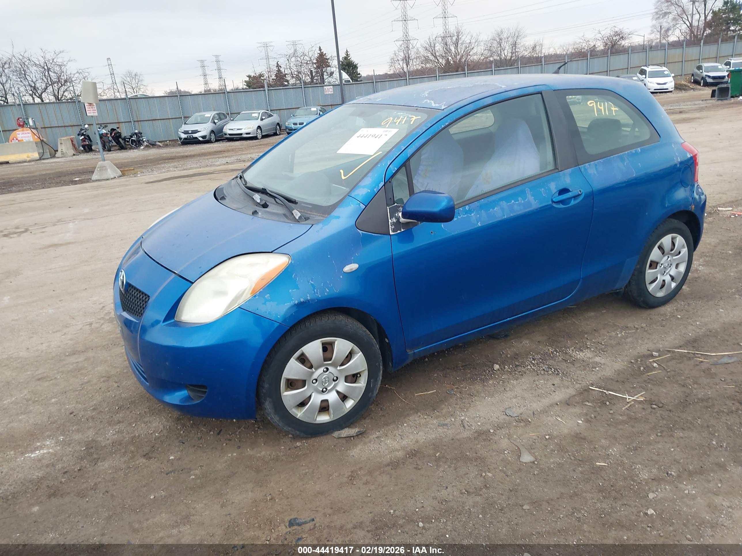TOYOTA YARIS image 2