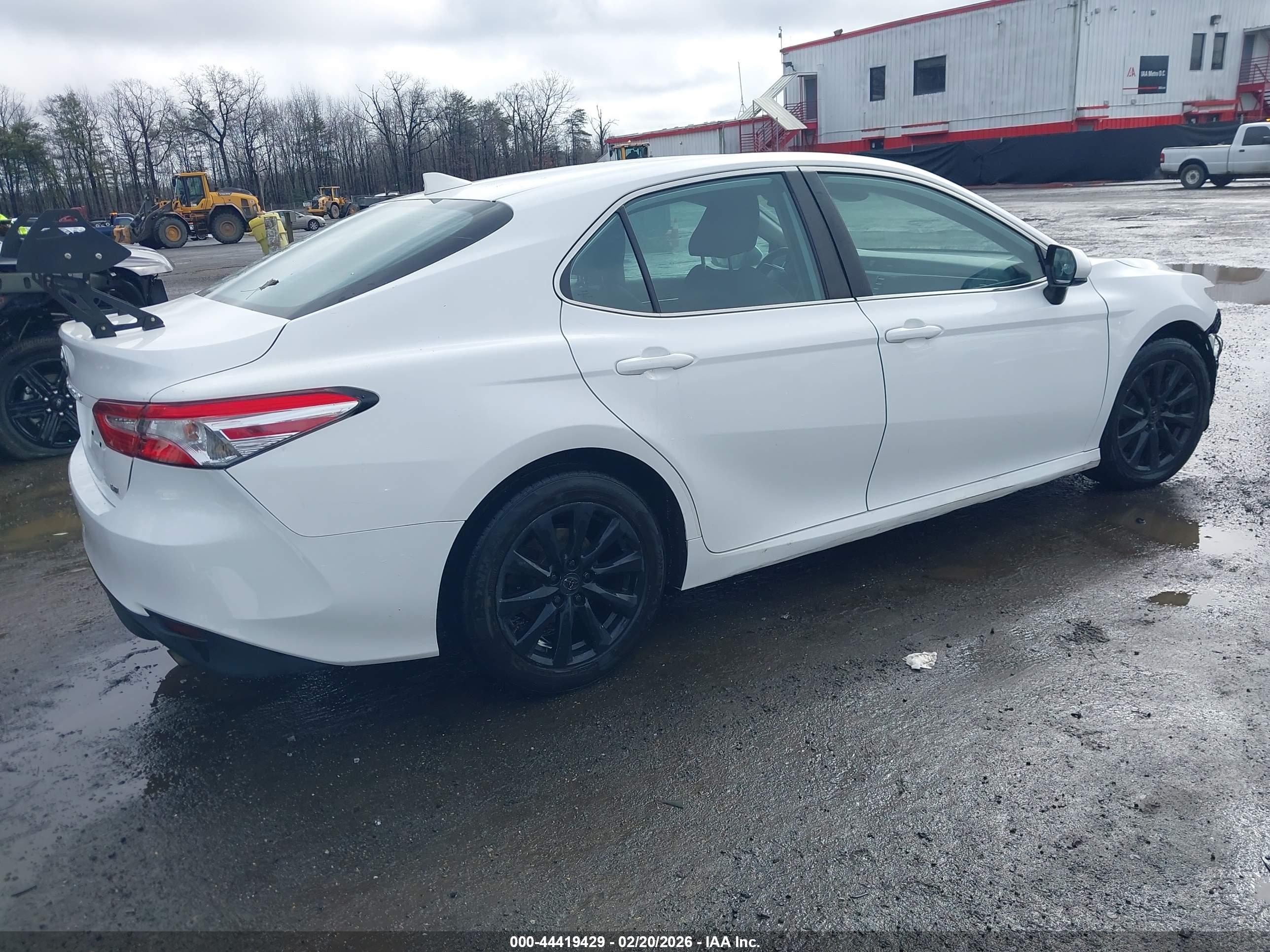 TOYOTA CAMRY image 4