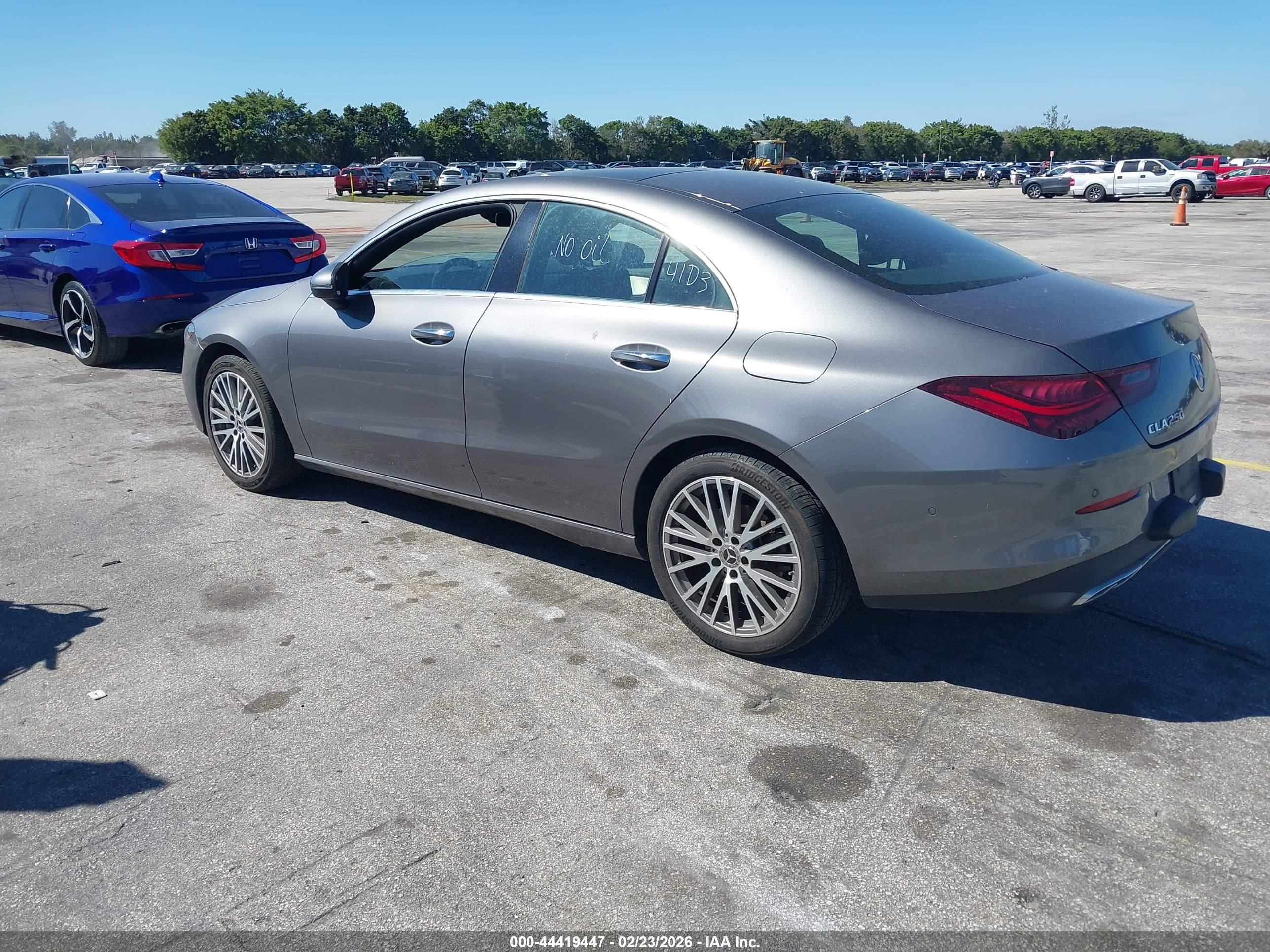 MERCEDES-BENZ CLA image 3