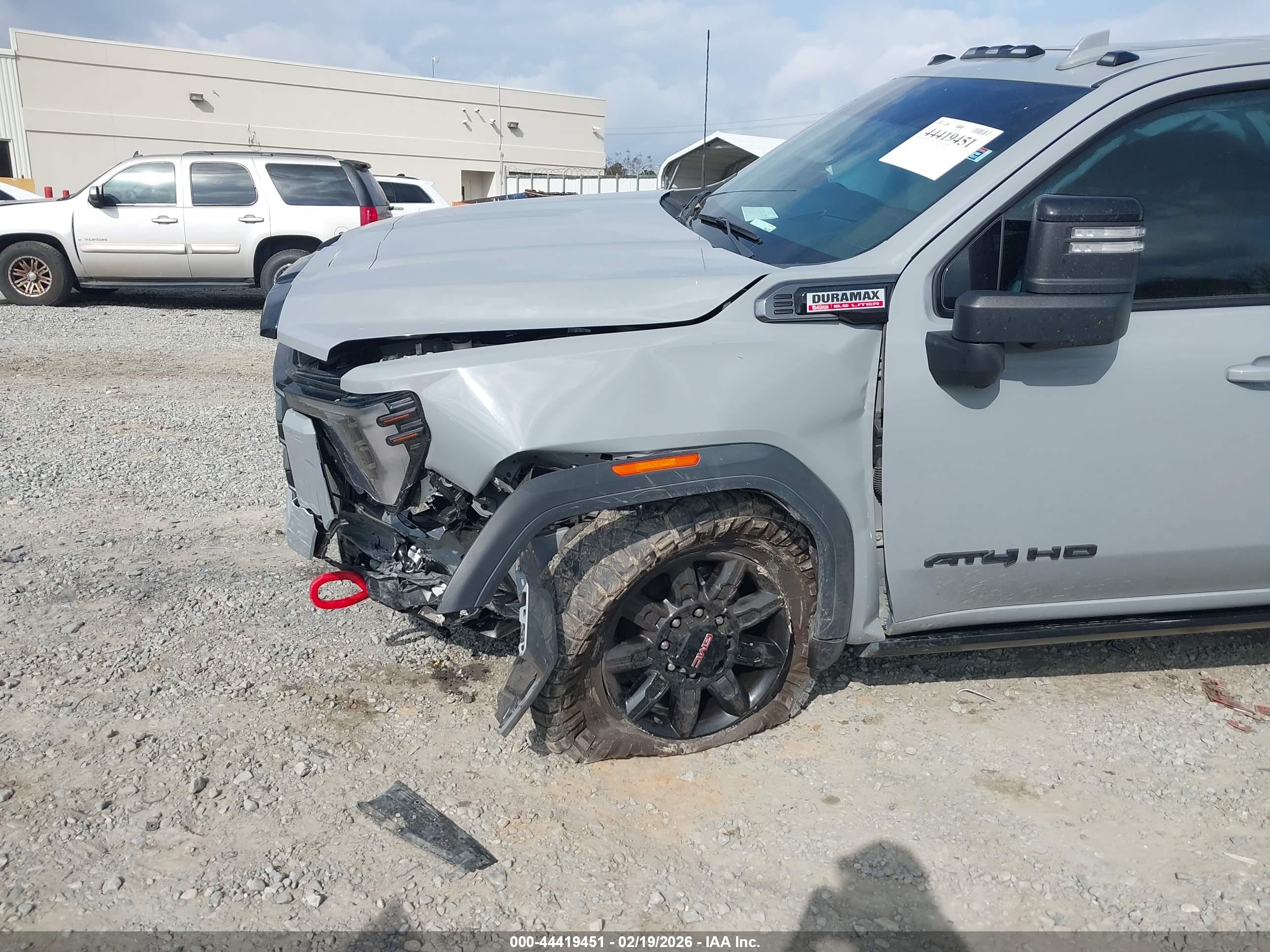 GMC SIERRA image 6