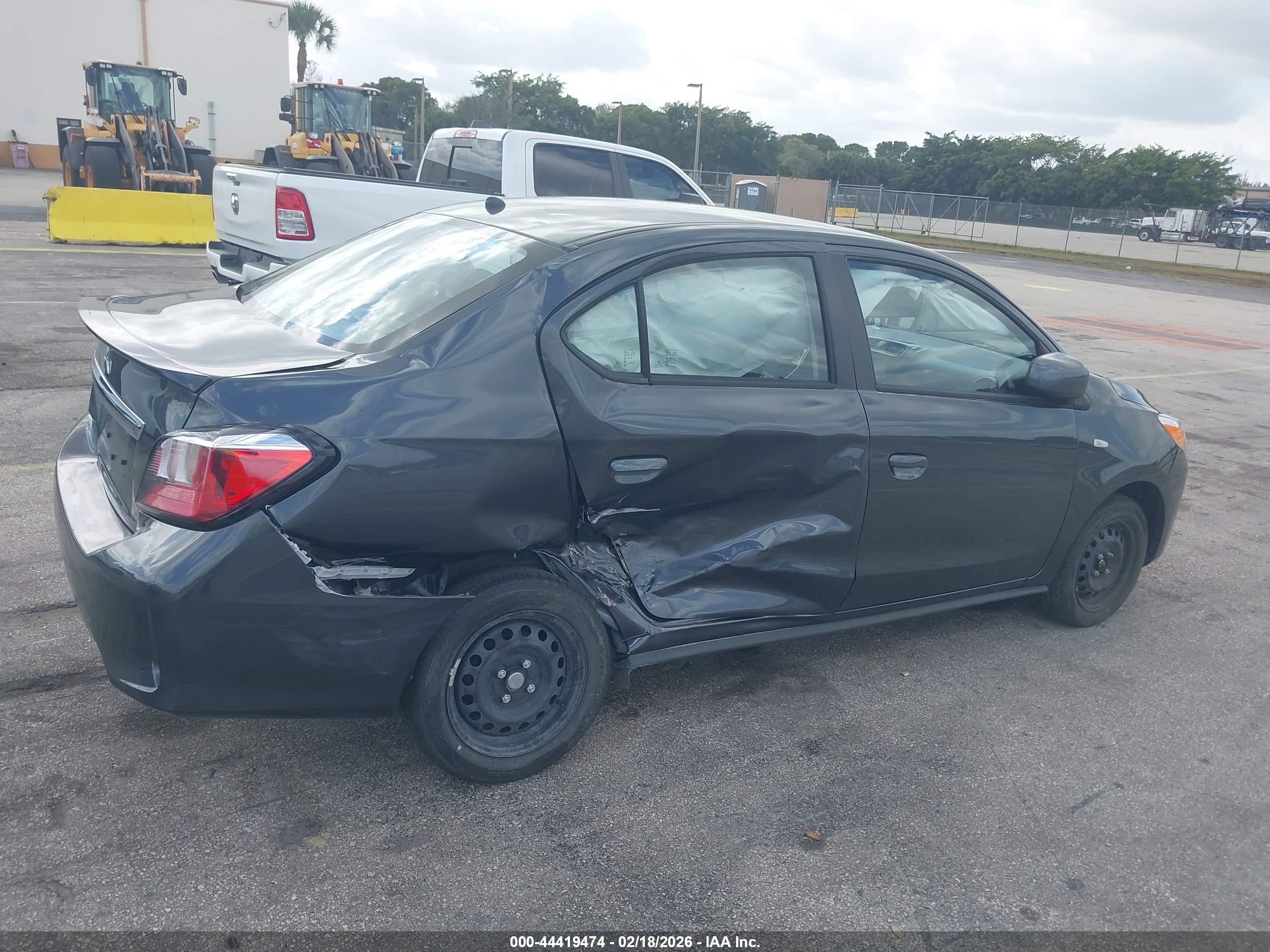 MITSUBISHI MIRAGE image 6
