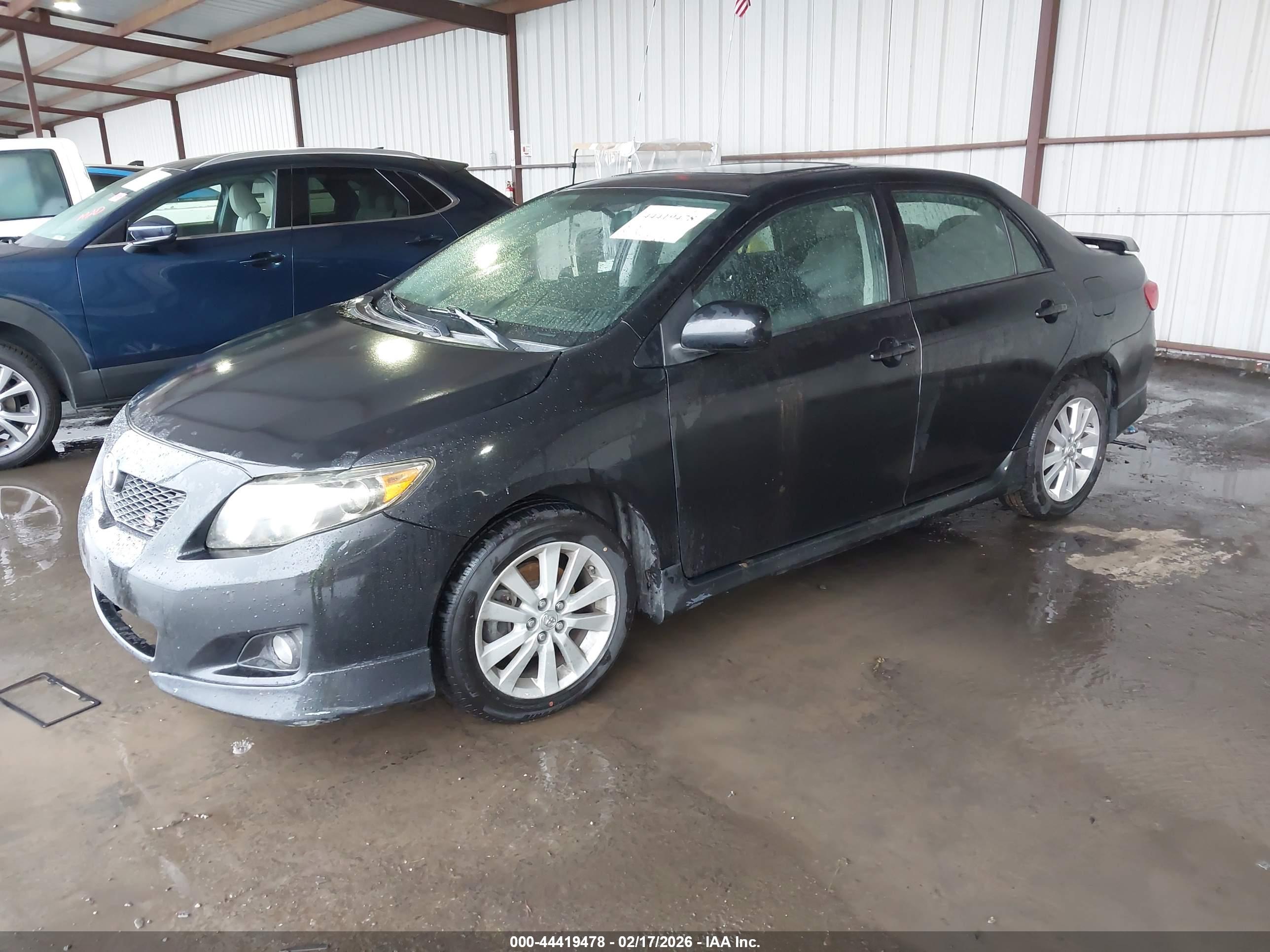 TOYOTA COROLLA image 2