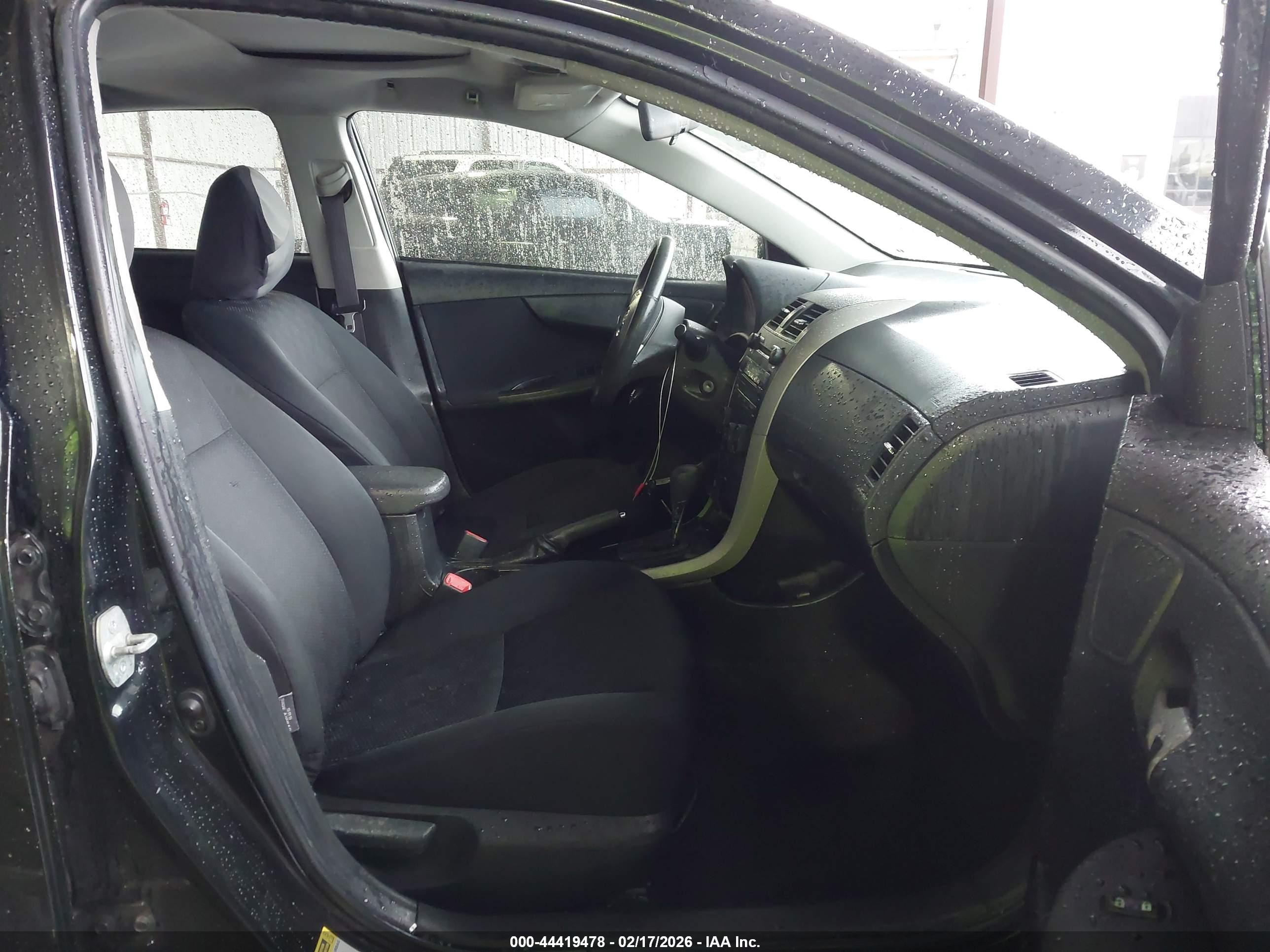 TOYOTA COROLLA image 5