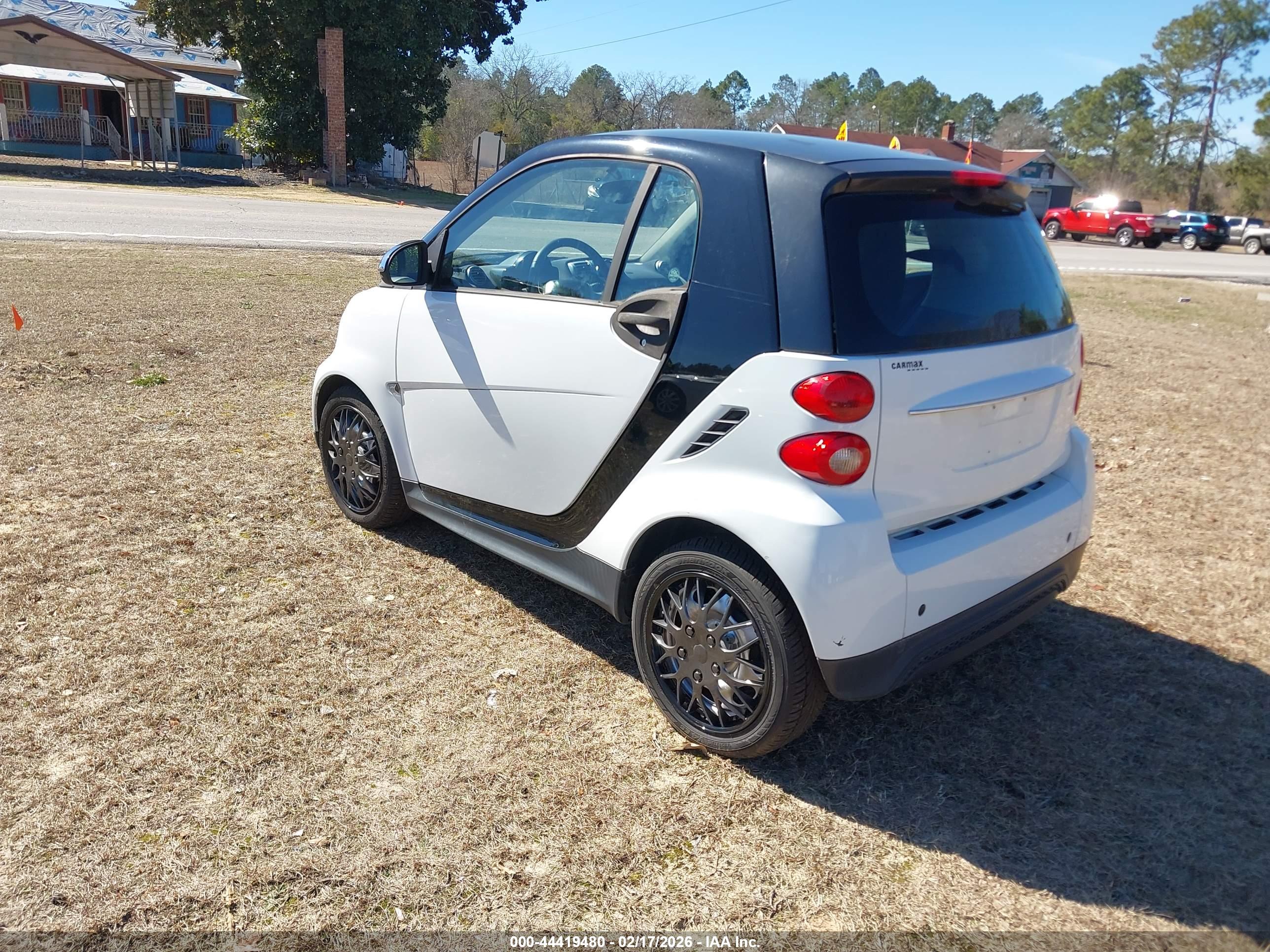 SMART FORTWO image 3