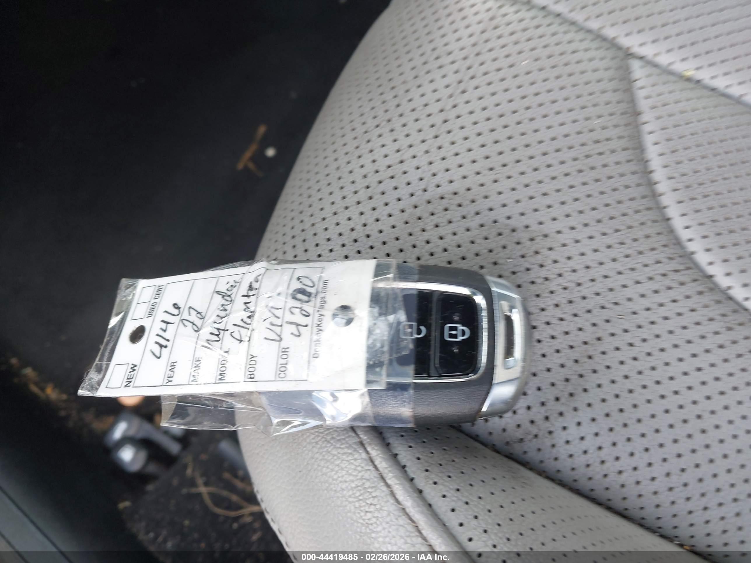 HYUNDAI ELANTRA image 11