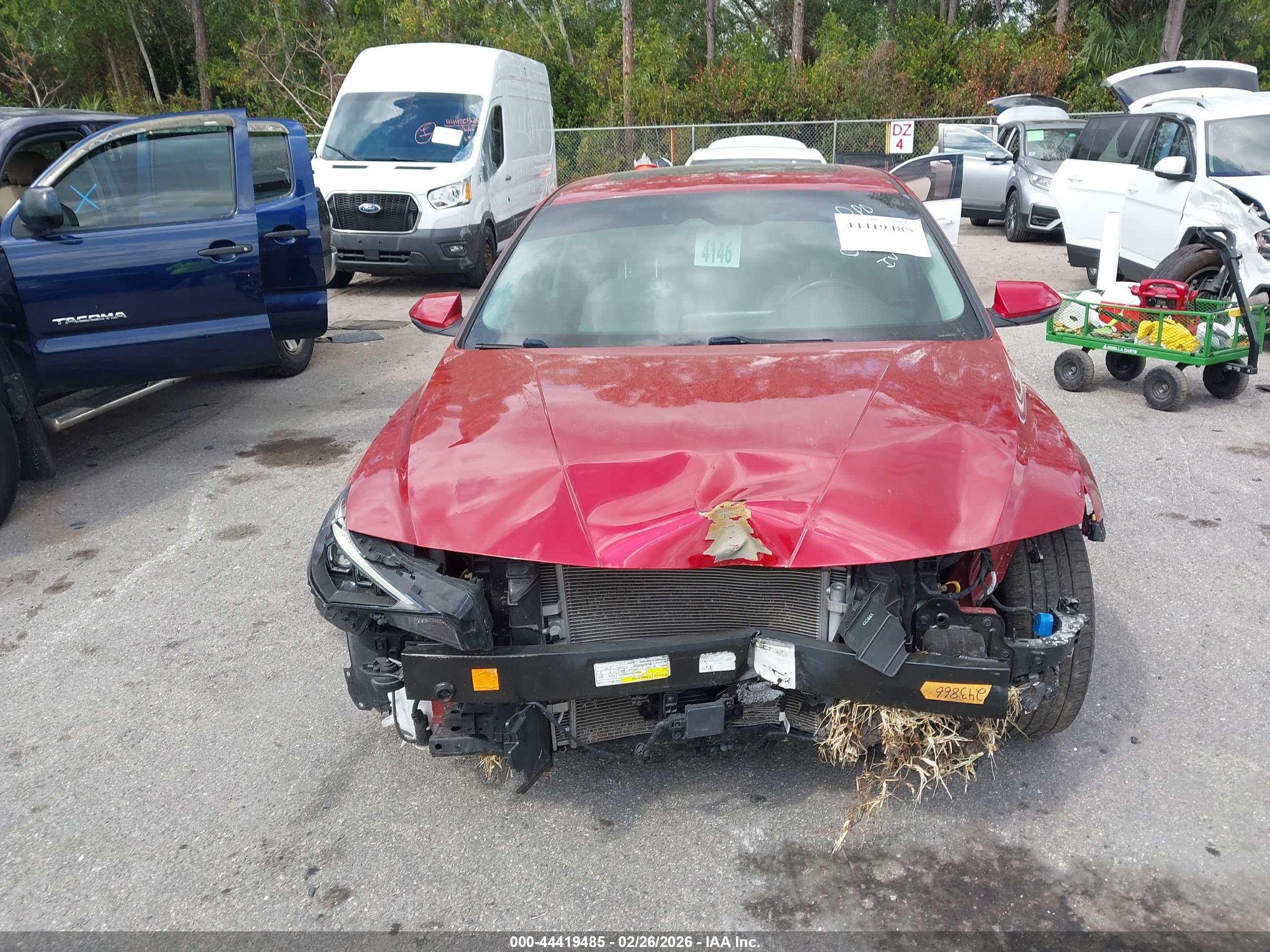 HYUNDAI ELANTRA image 6