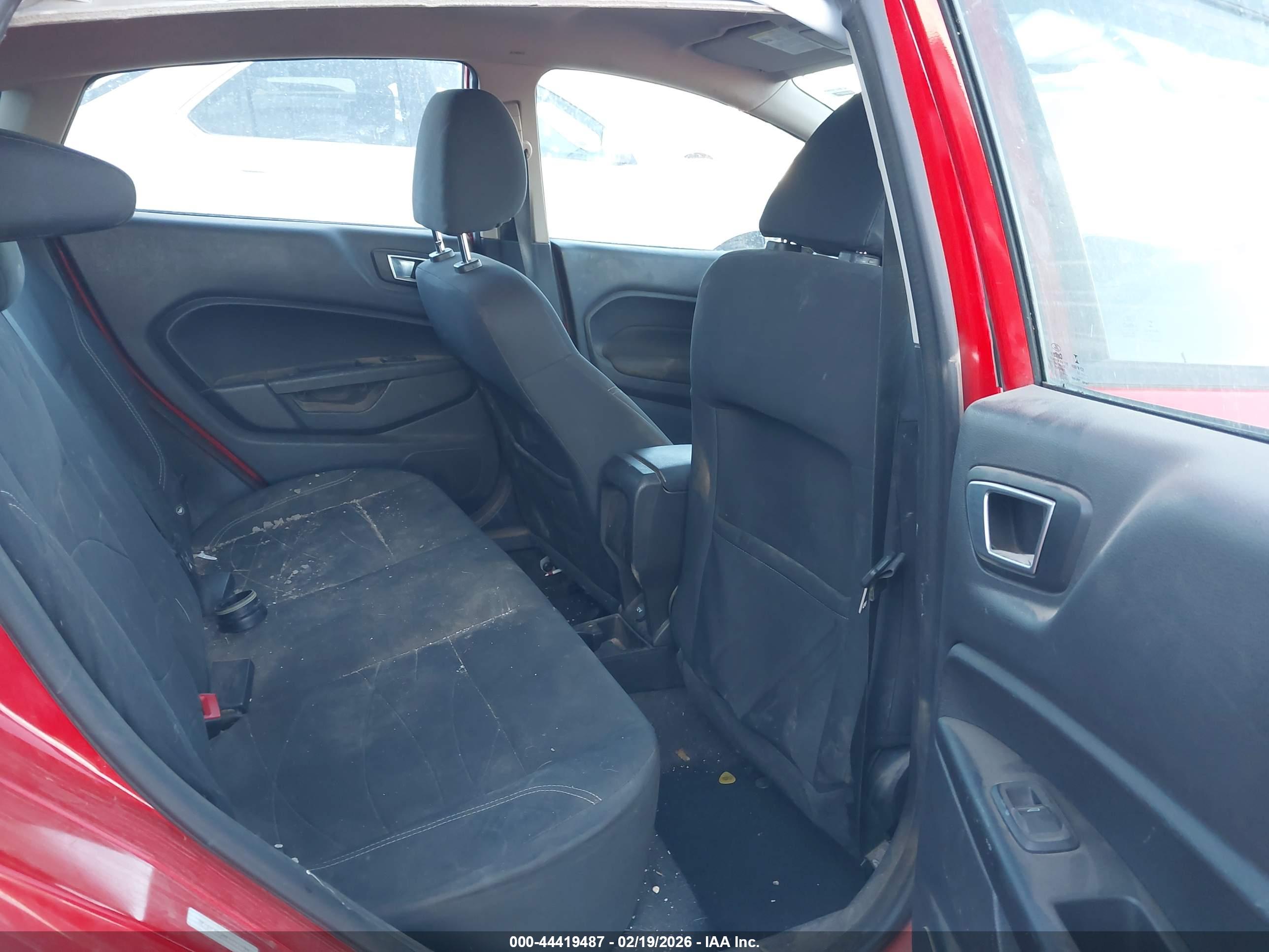 FORD FIESTA image 8