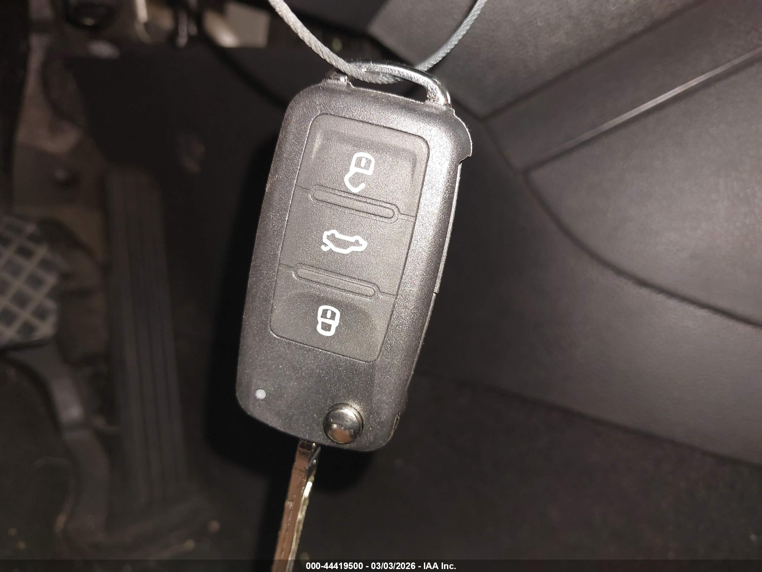 VOLKSWAGEN JETTA image 11