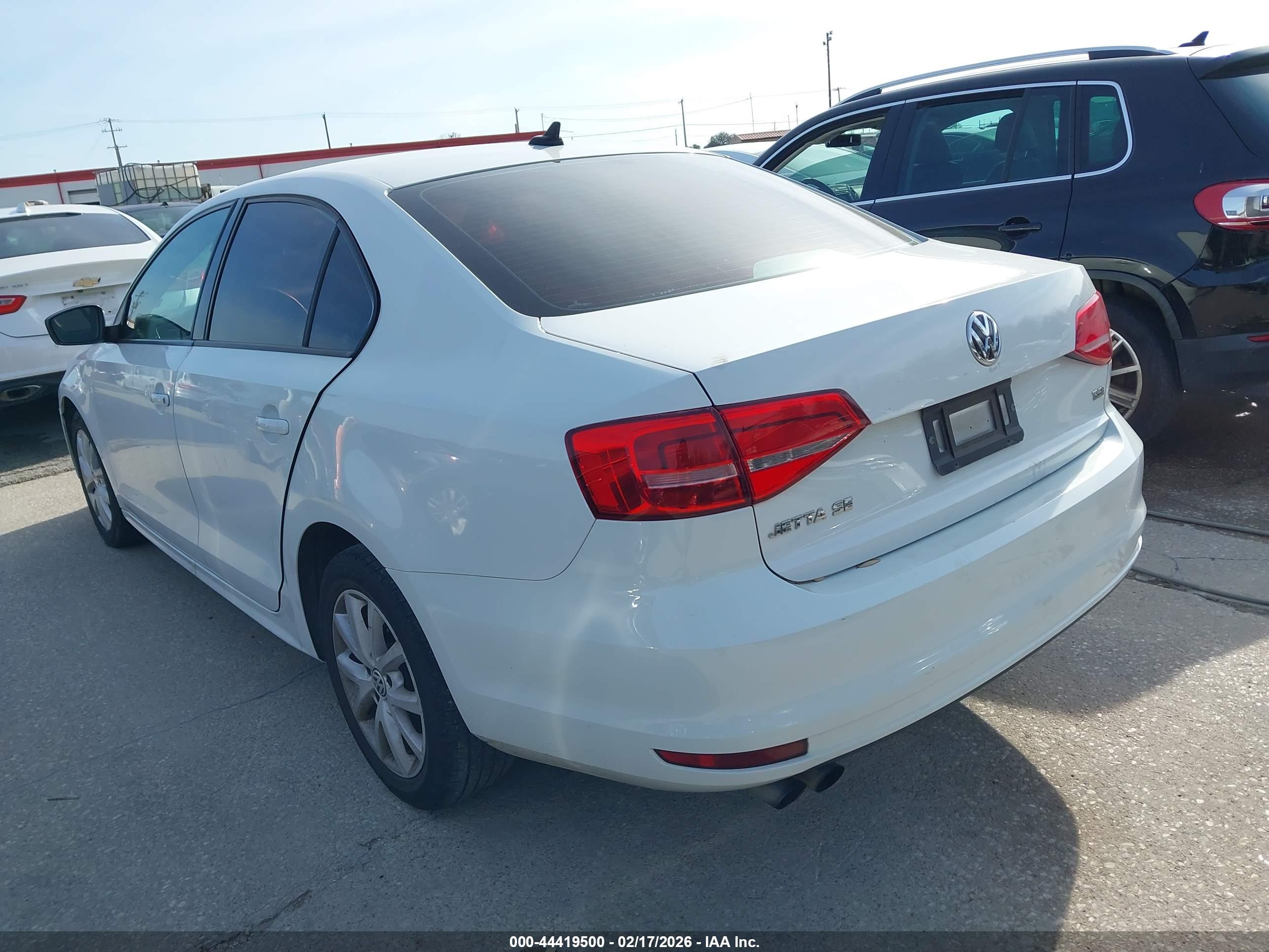 VOLKSWAGEN JETTA image 3