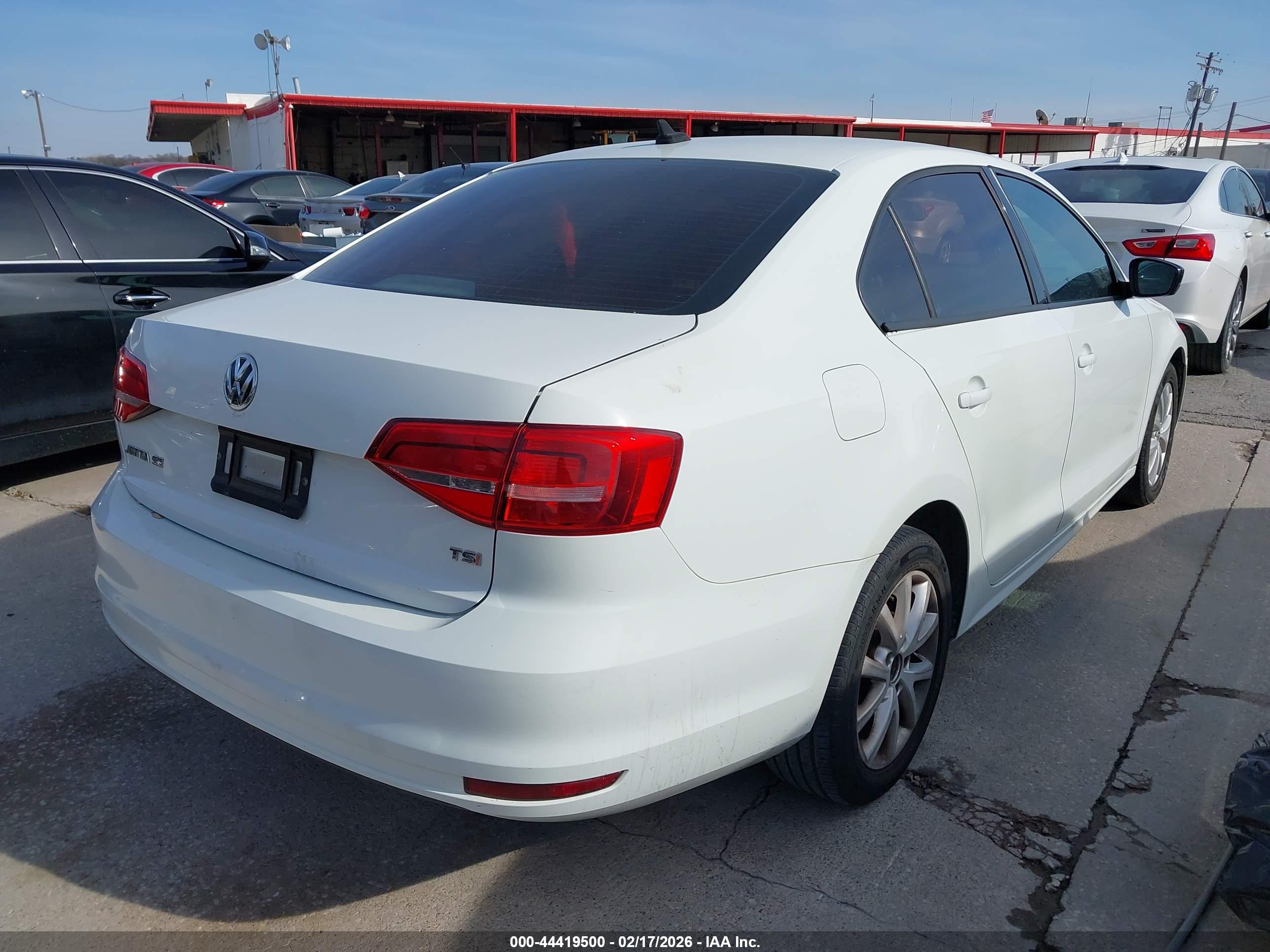 VOLKSWAGEN JETTA image 4