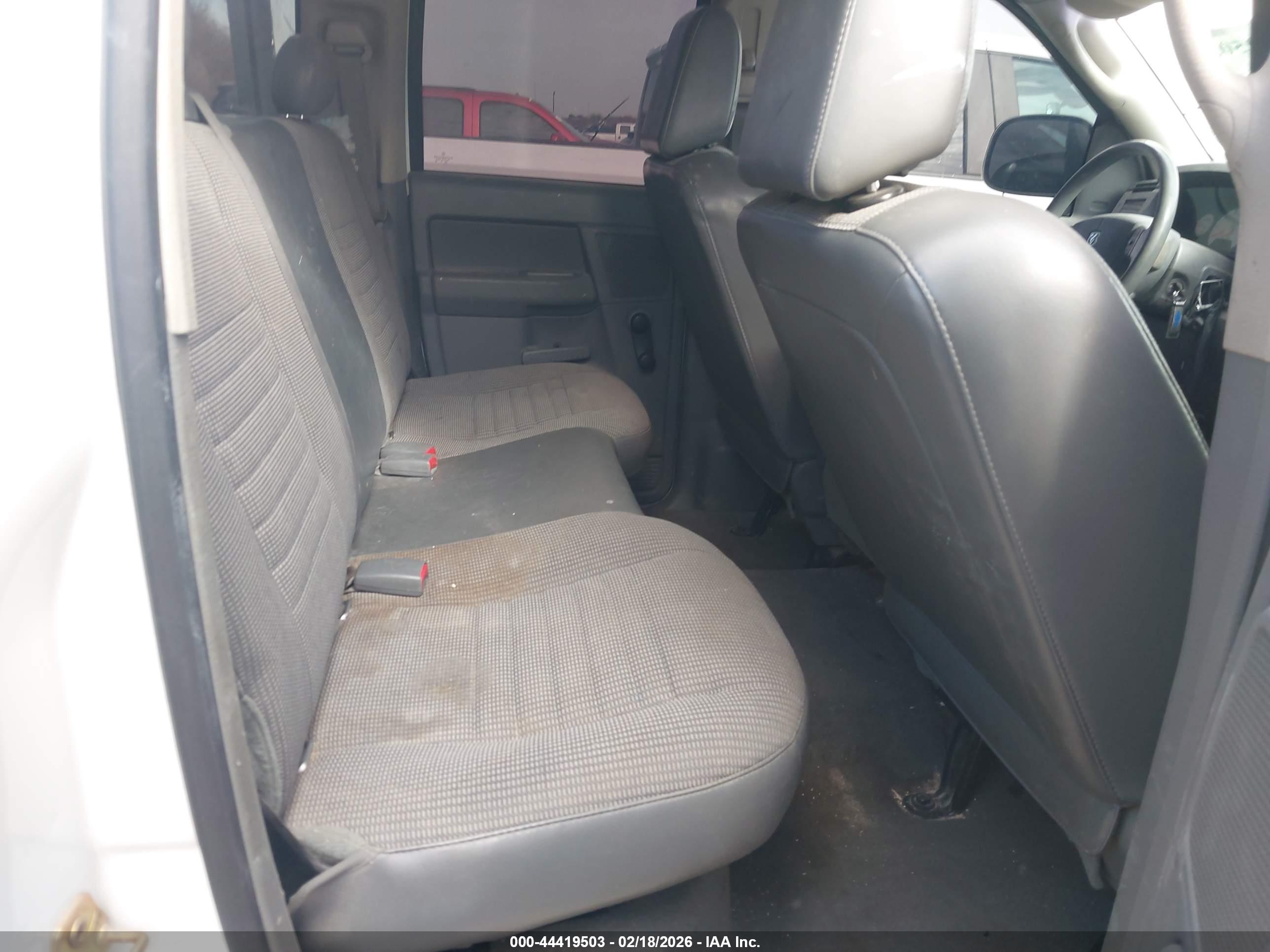 DODGE RAM image 8