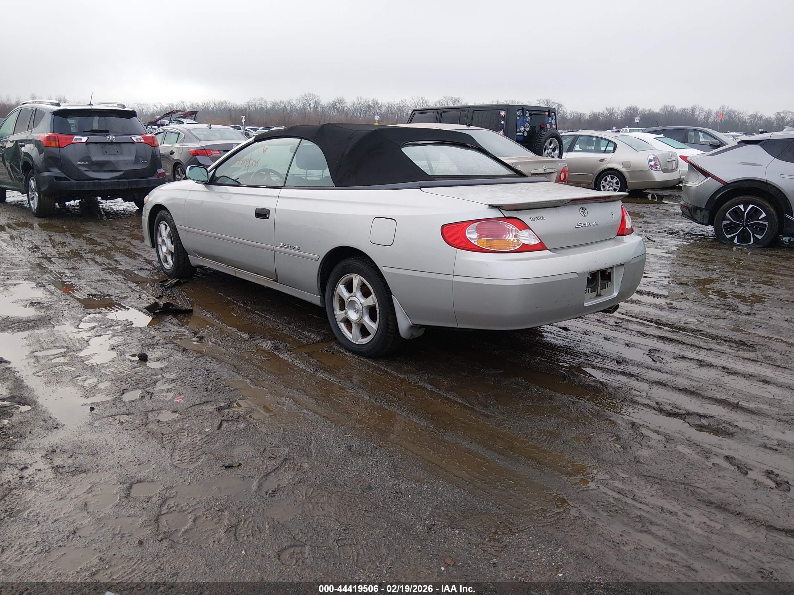 TOYOTA CAMRY image 3