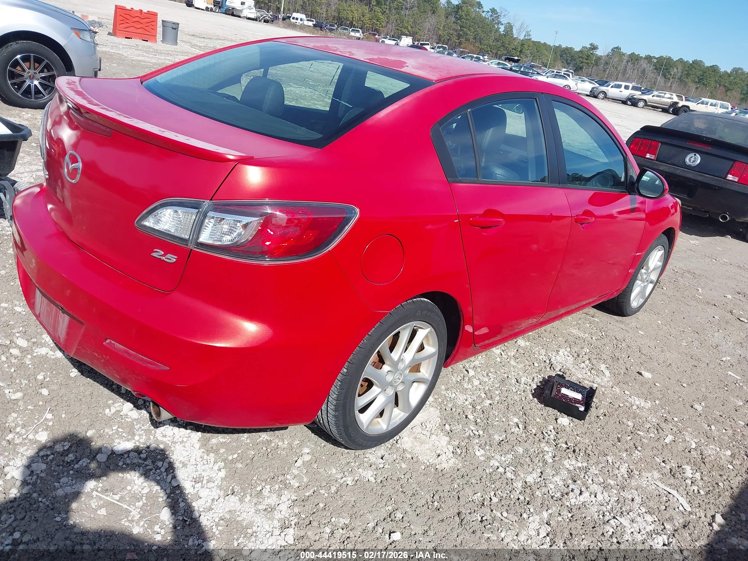 MAZDA 3 image 4