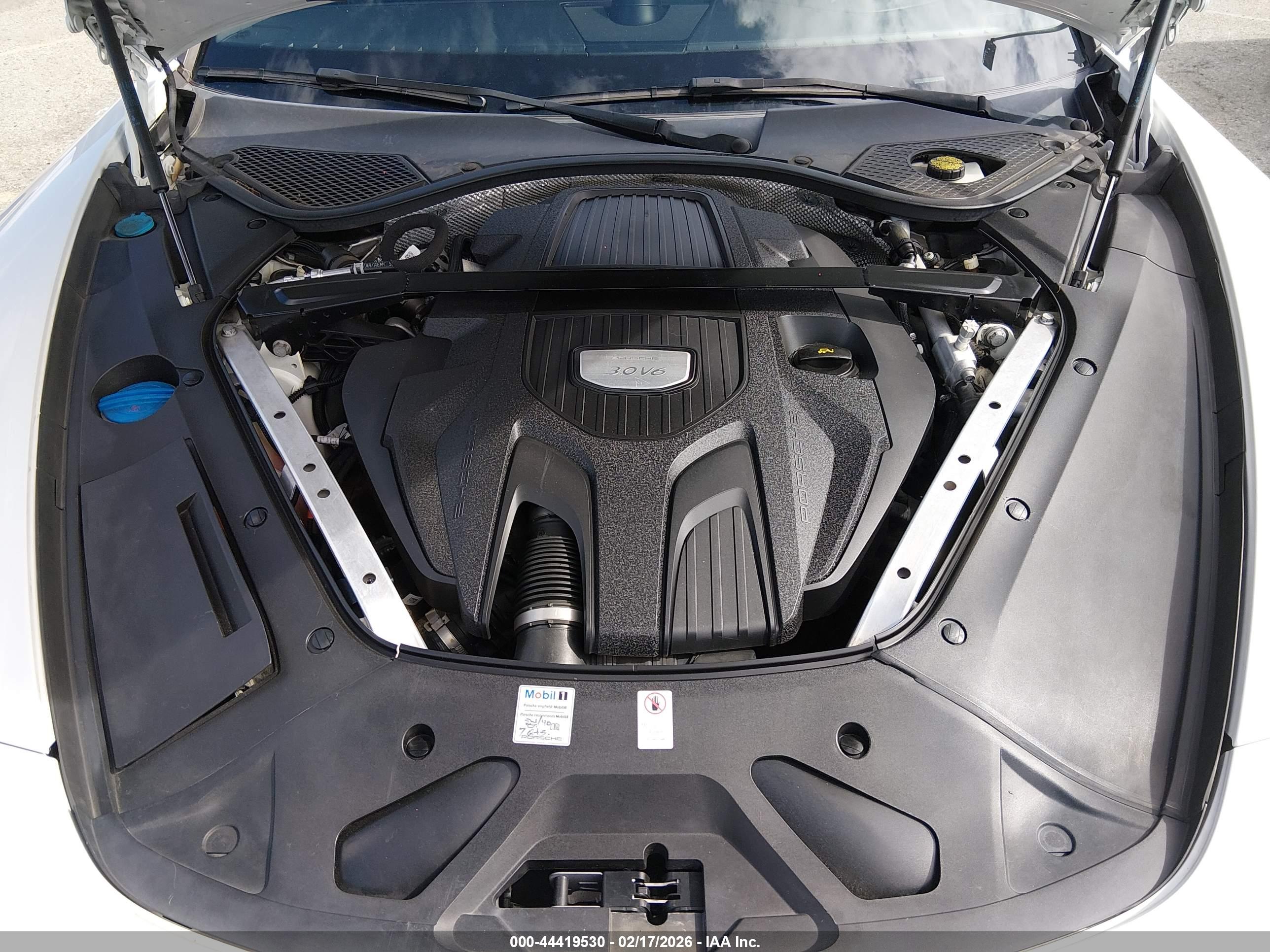 PORSCHE PANAMERA image 10