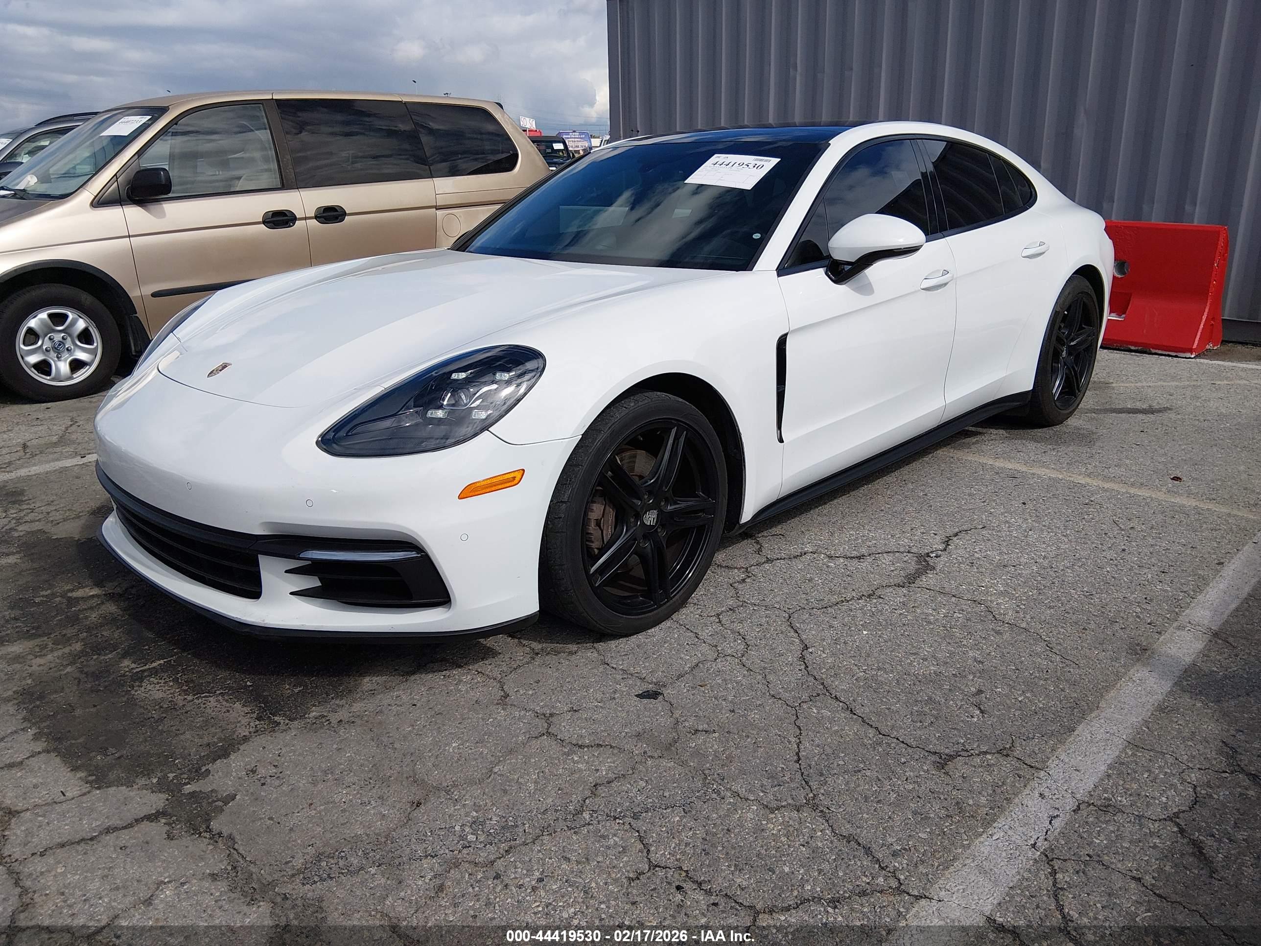 PORSCHE PANAMERA image 2
