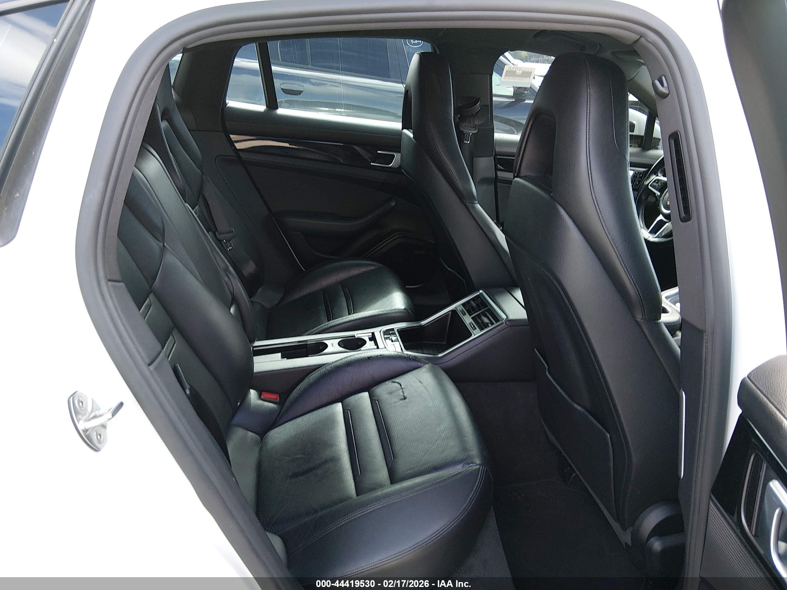PORSCHE PANAMERA image 8