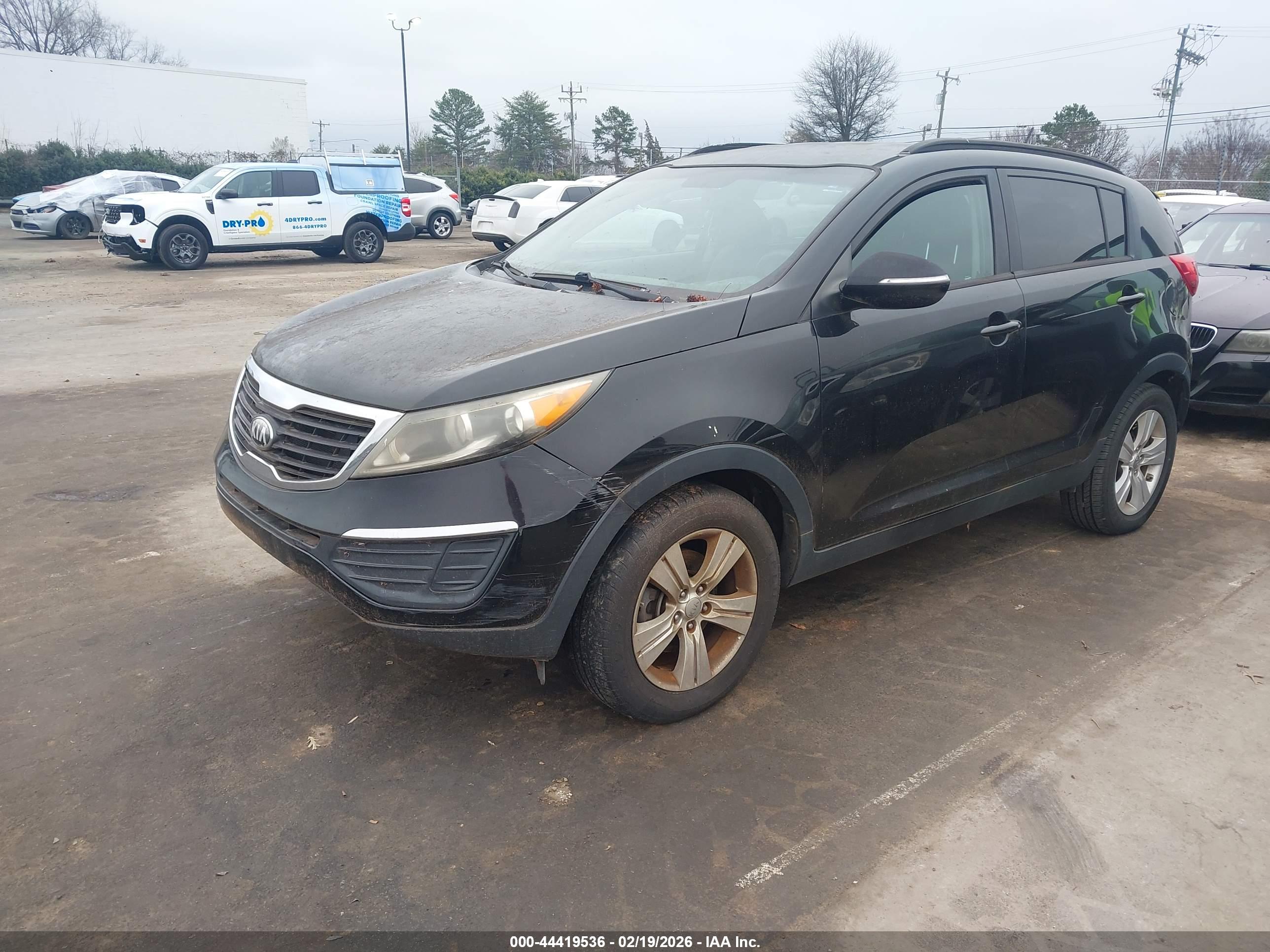 KIA SPORTAGE image 2