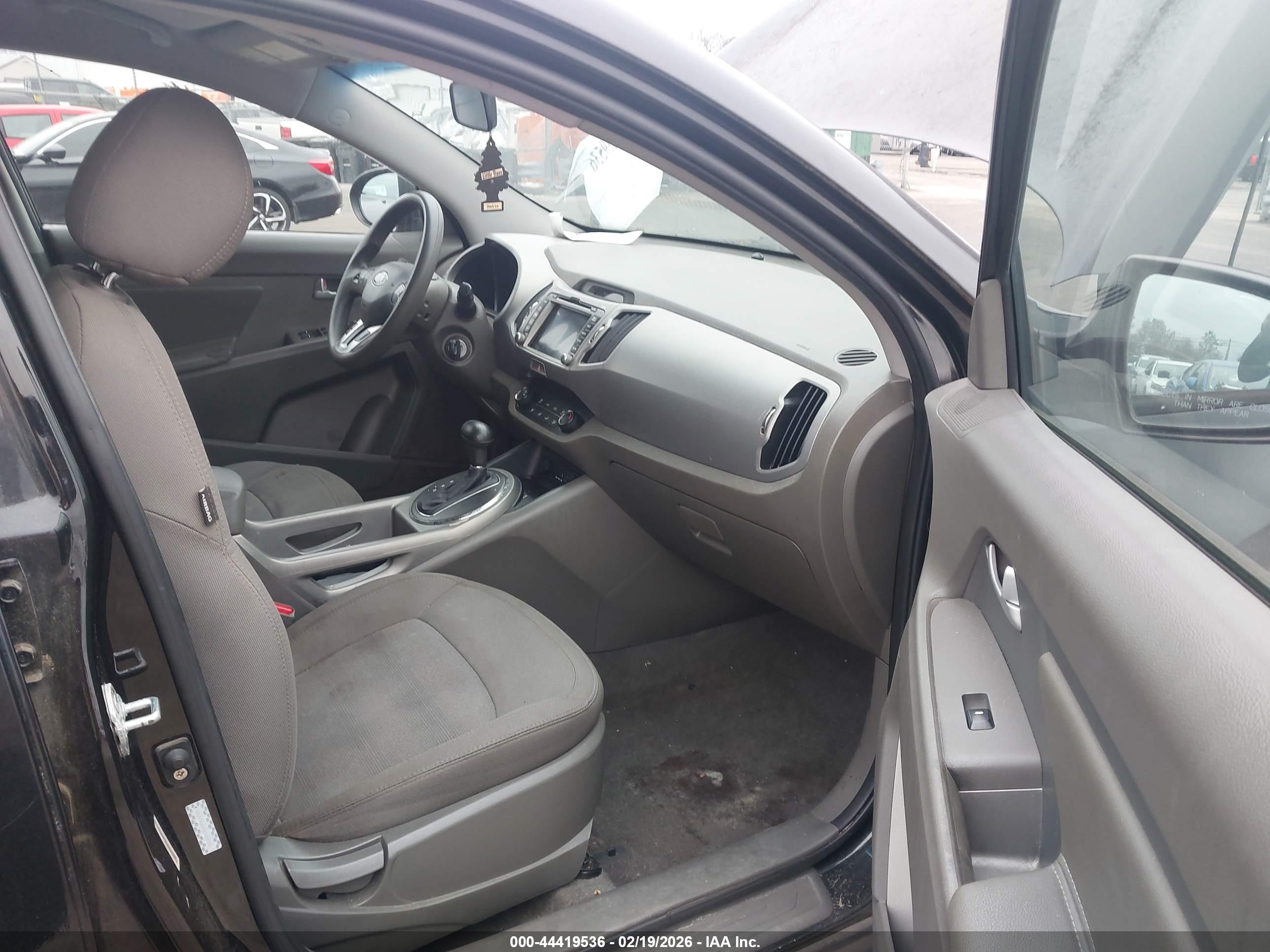 KIA SPORTAGE image 5