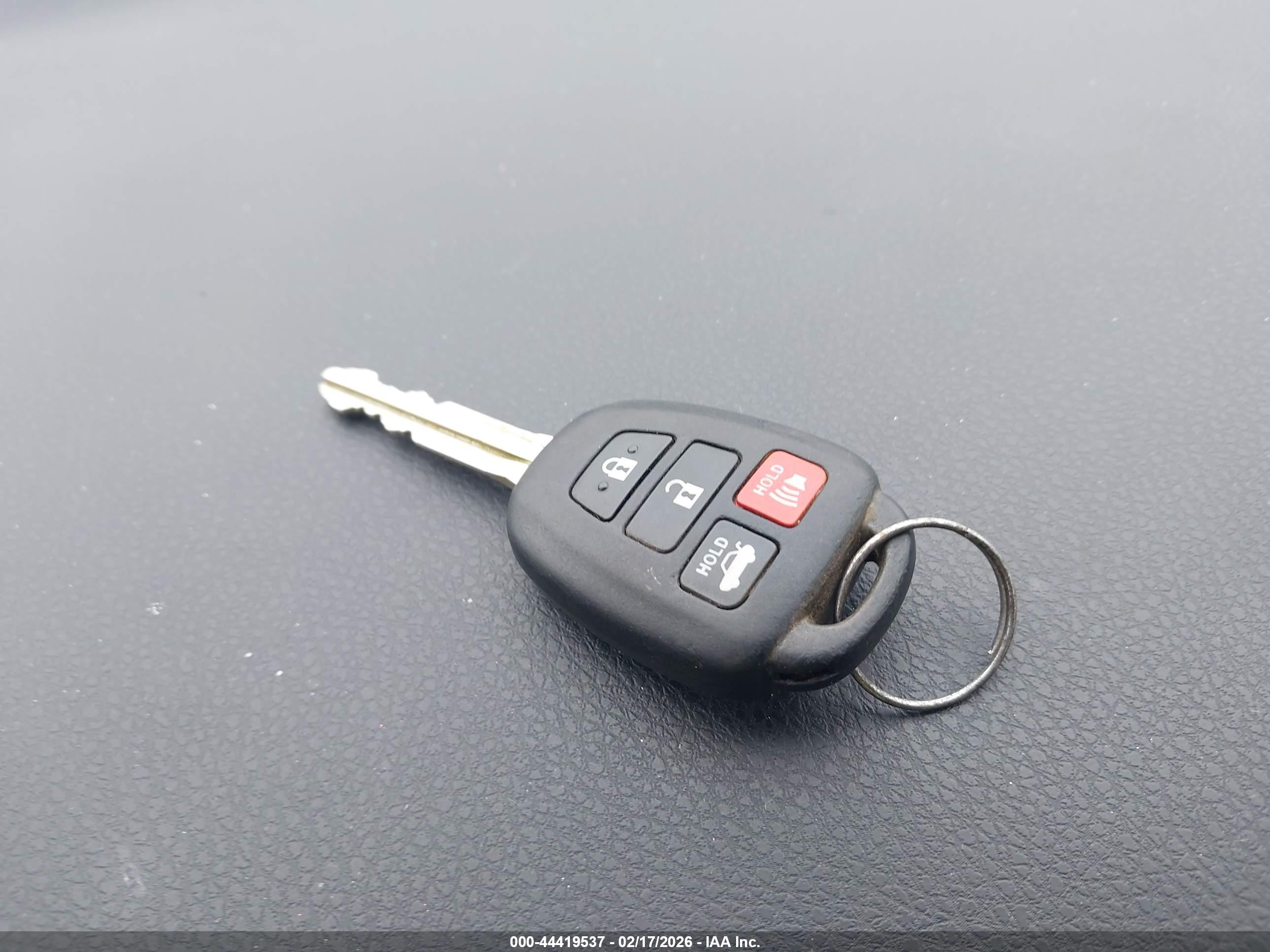 TOYOTA COROLLA image 11