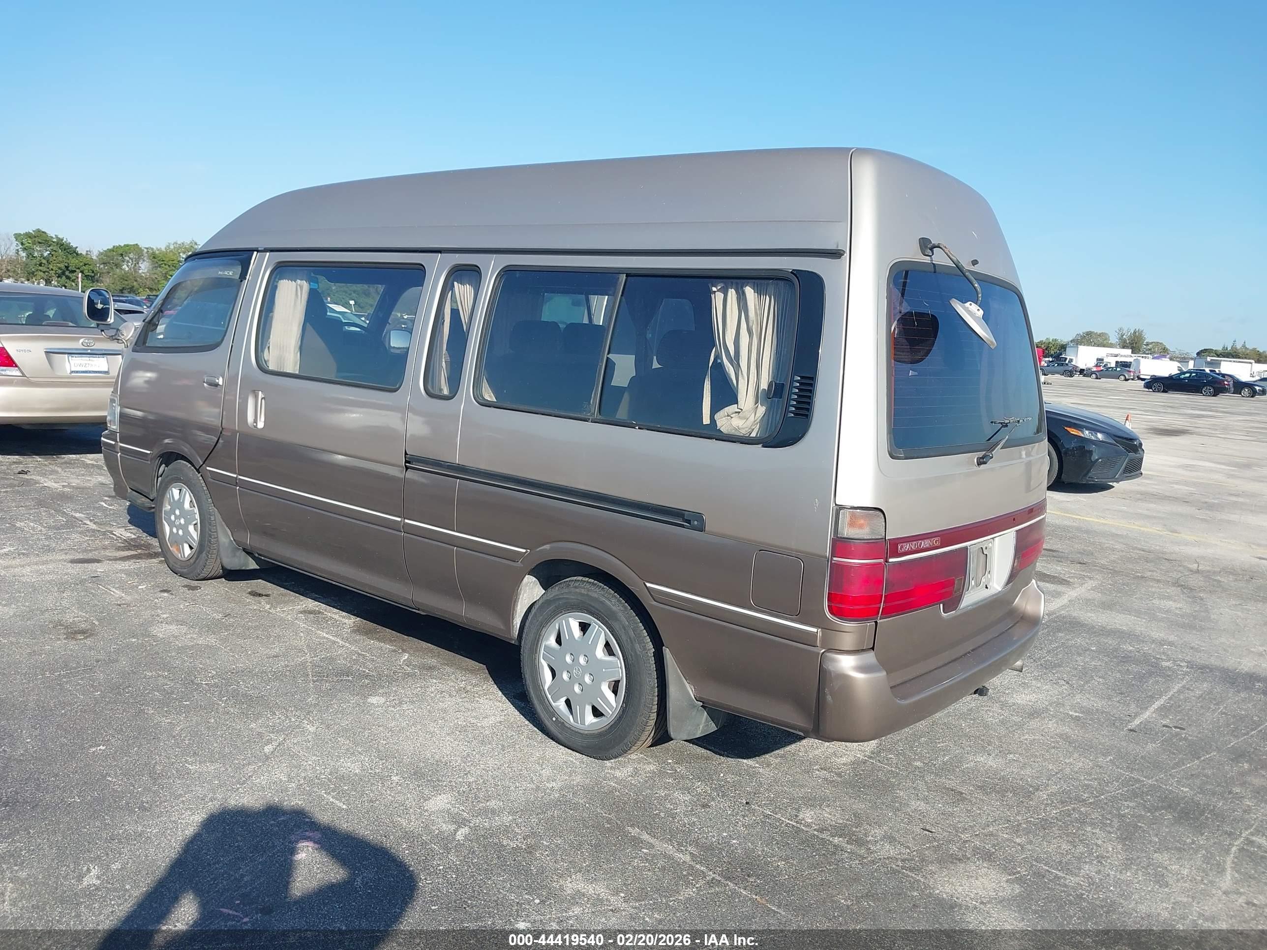 TOYOTA VAN image 3