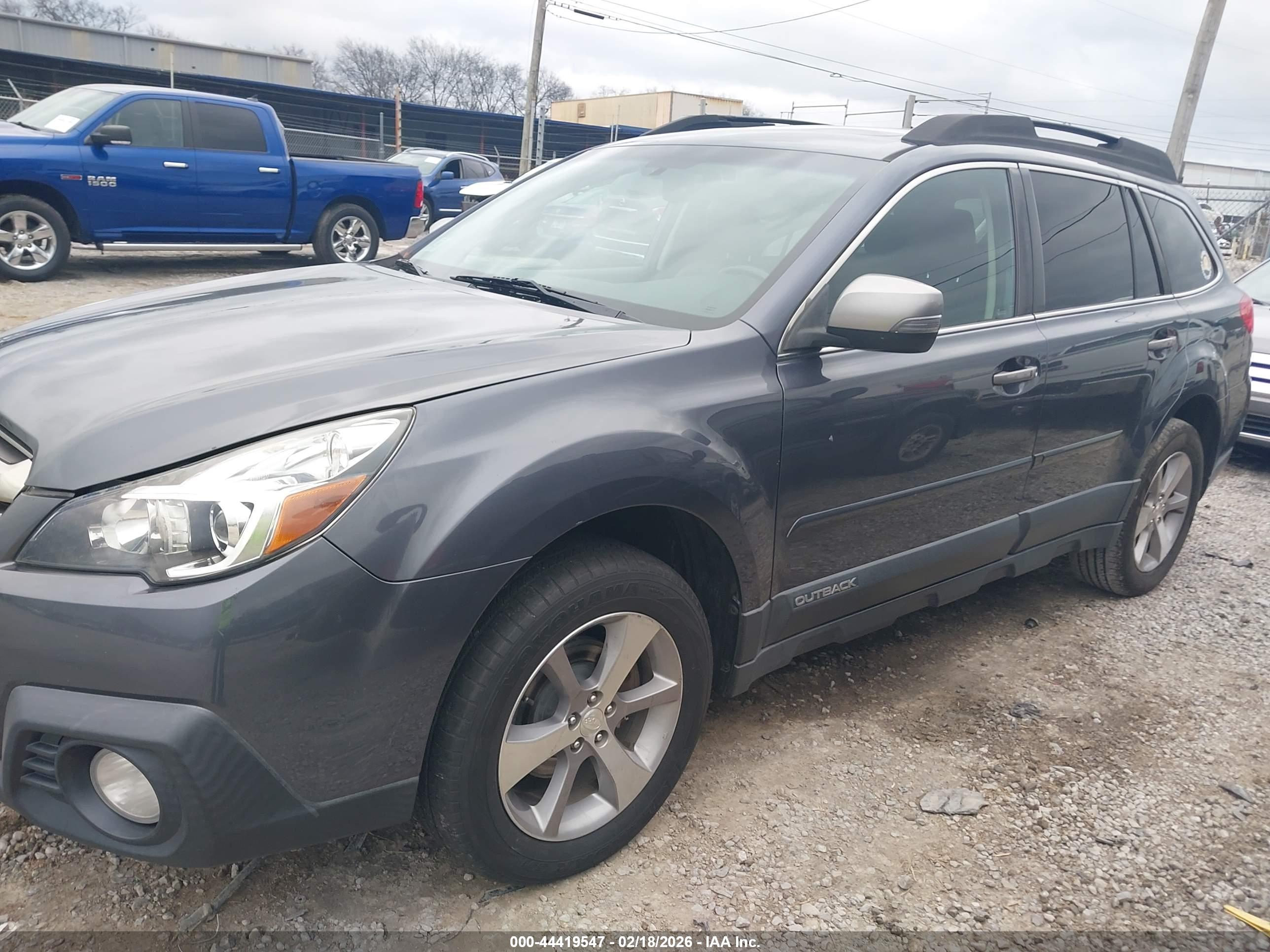 SUBARU OUTBACK image 2