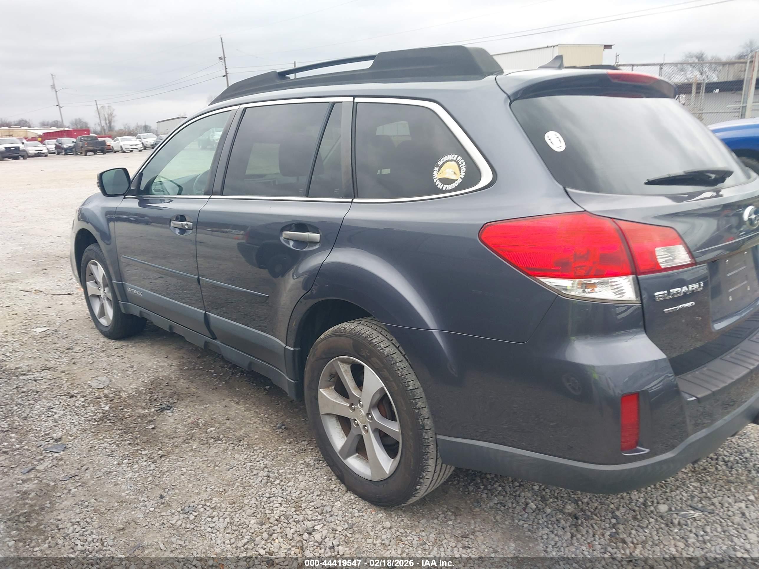 SUBARU OUTBACK image 3
