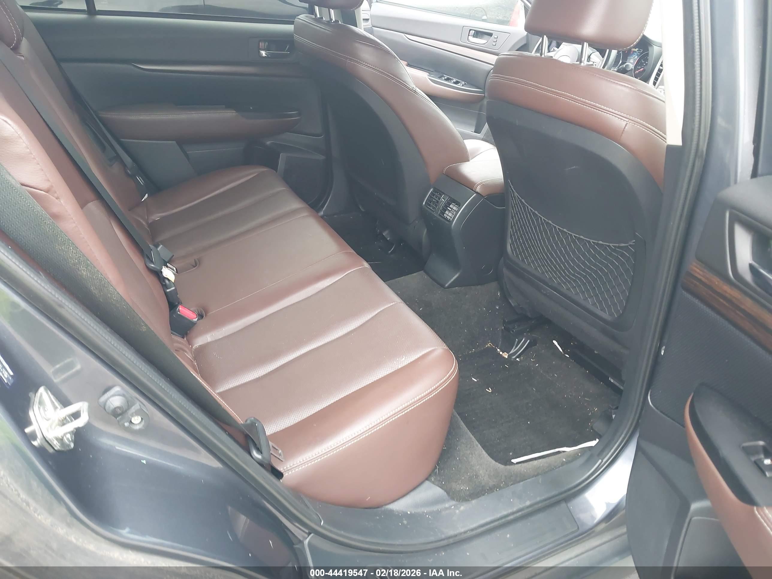 SUBARU OUTBACK image 8