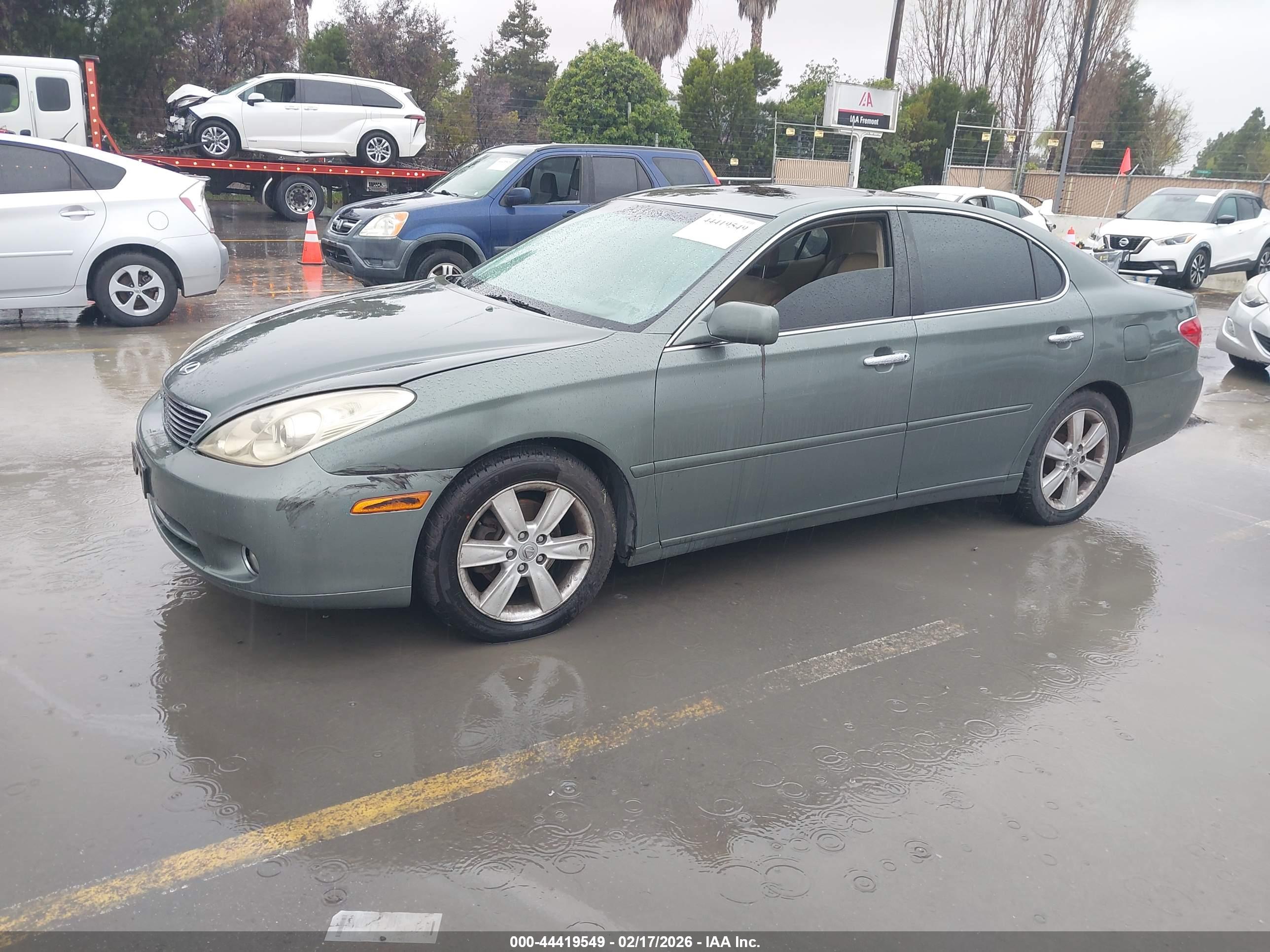 LEXUS ES image 2