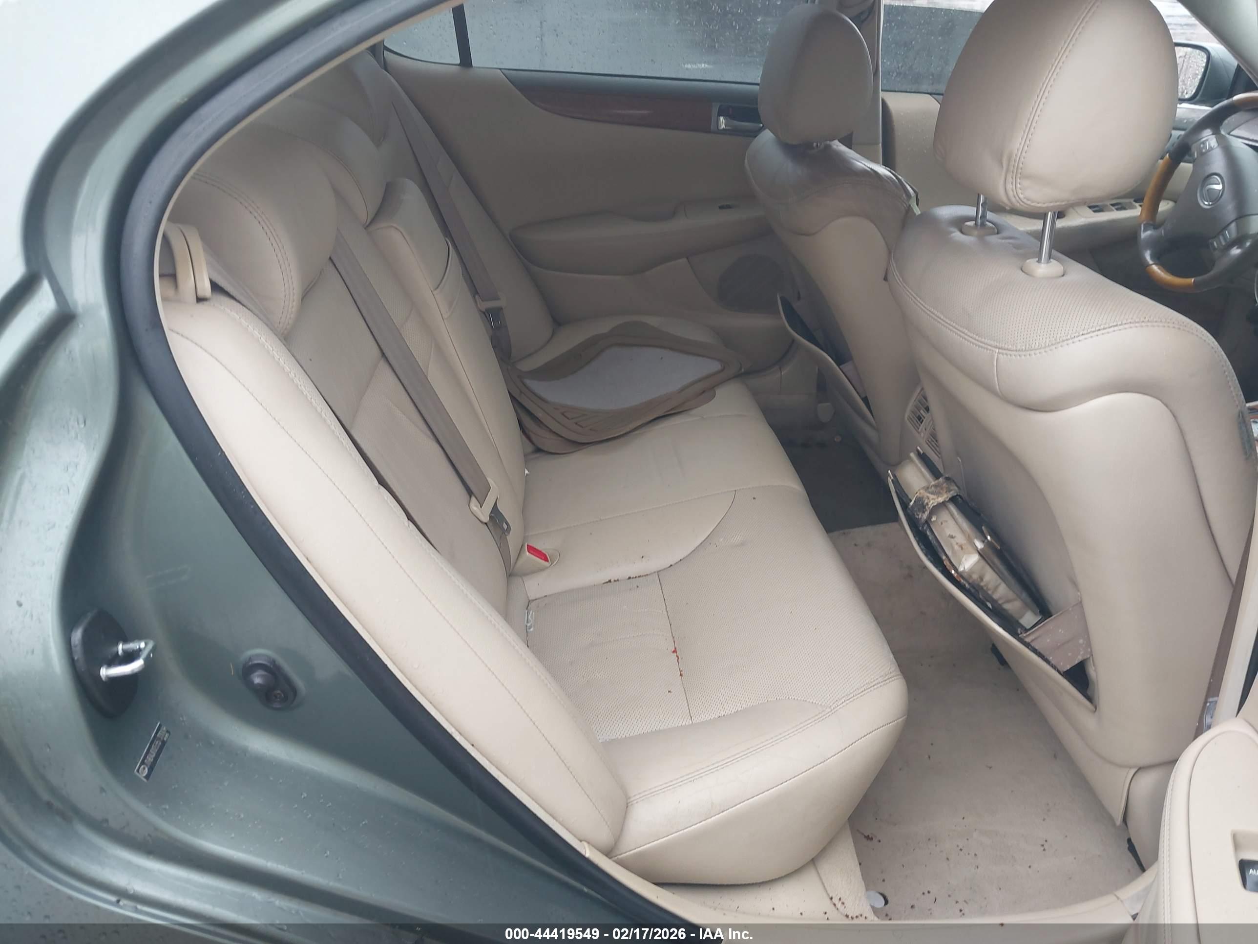 LEXUS ES image 8