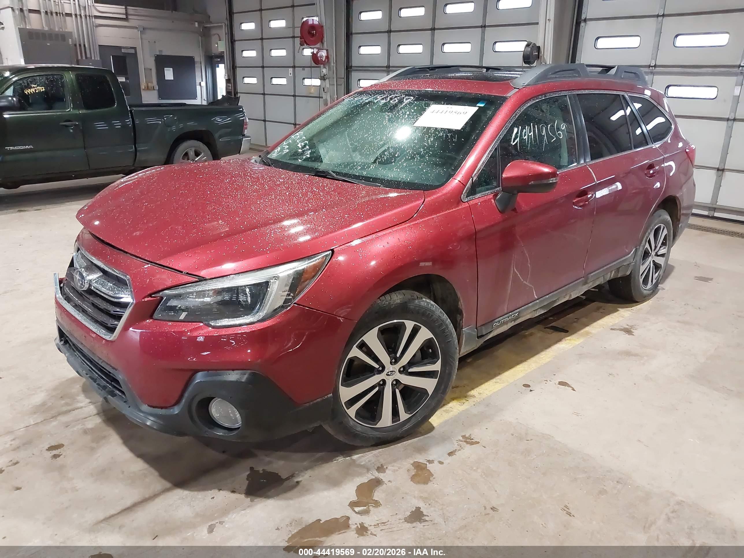 SUBARU OUTBACK image 2