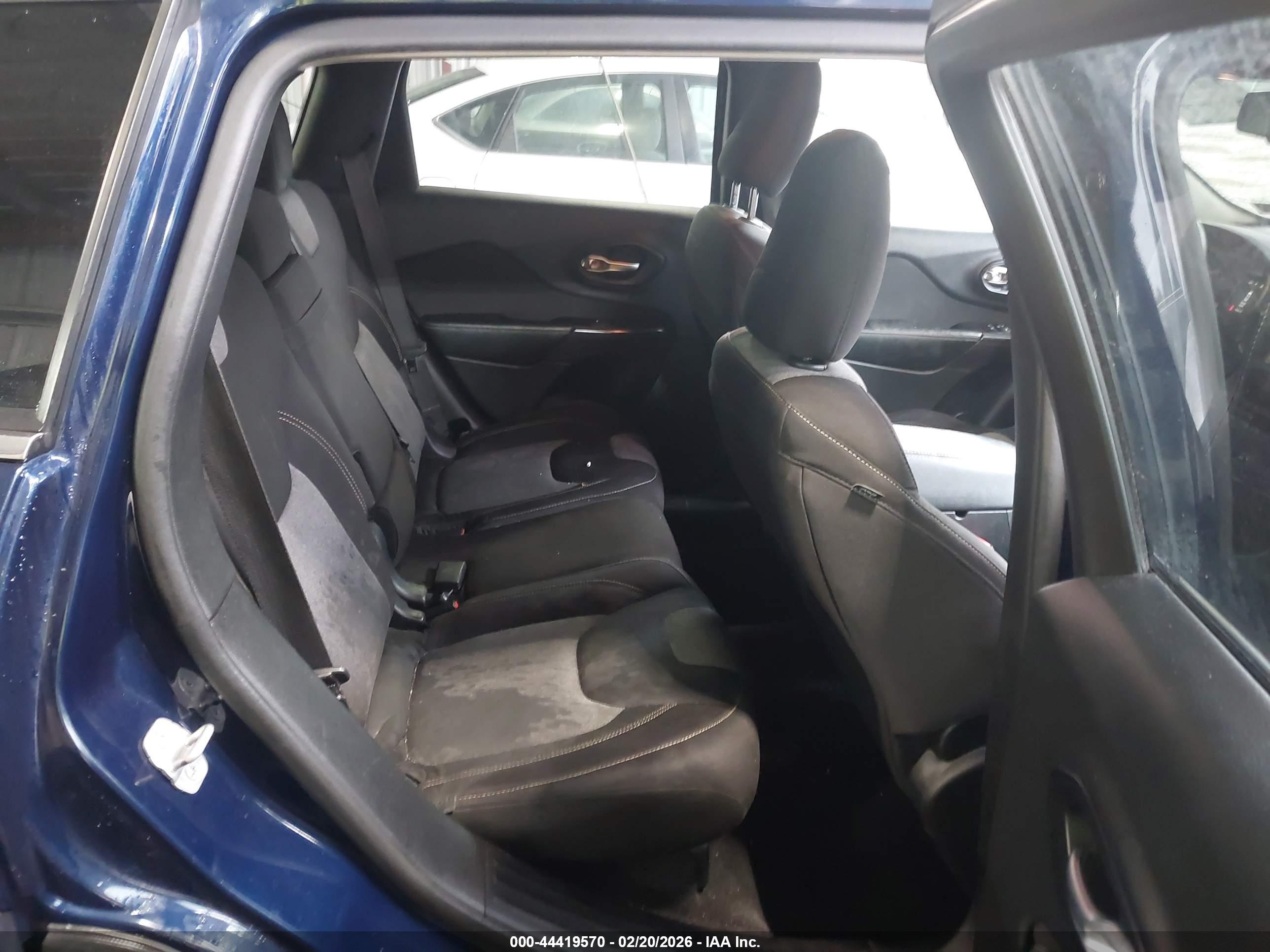 JEEP CHEROKEE image 8