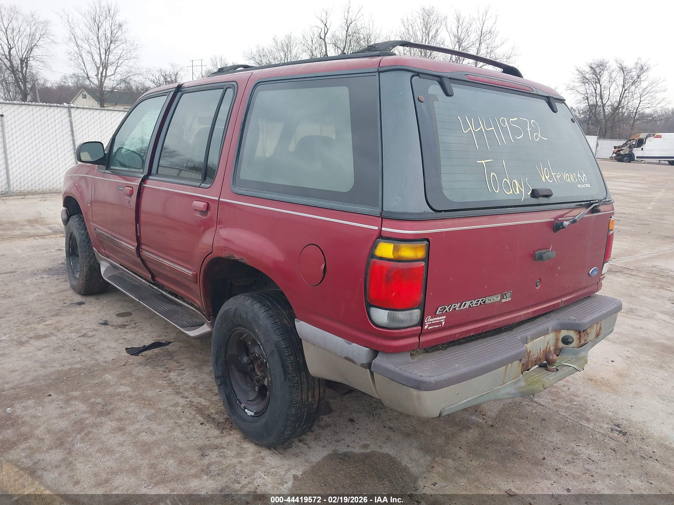 FORD EXPLORER image 3