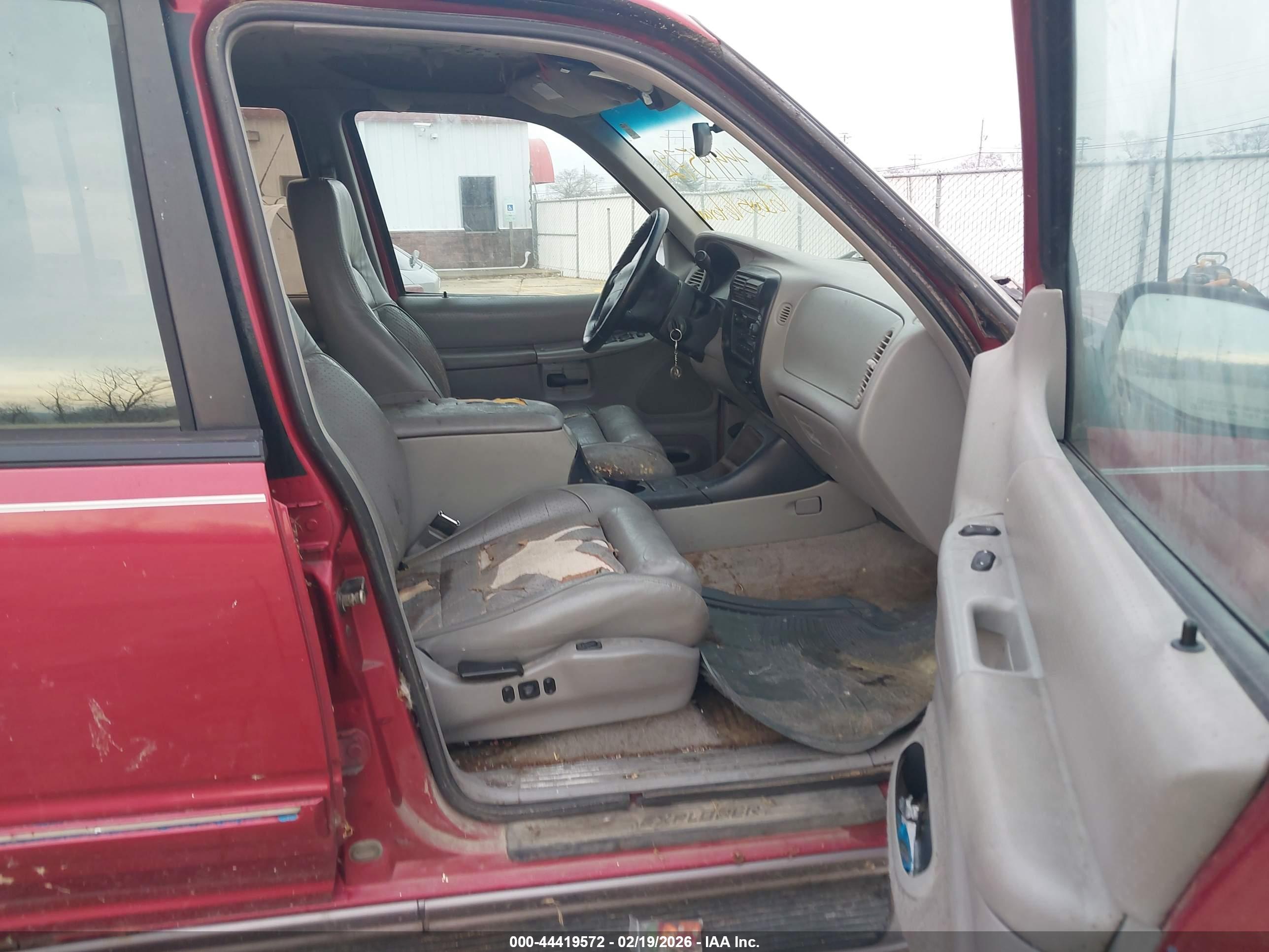 FORD EXPLORER image 5